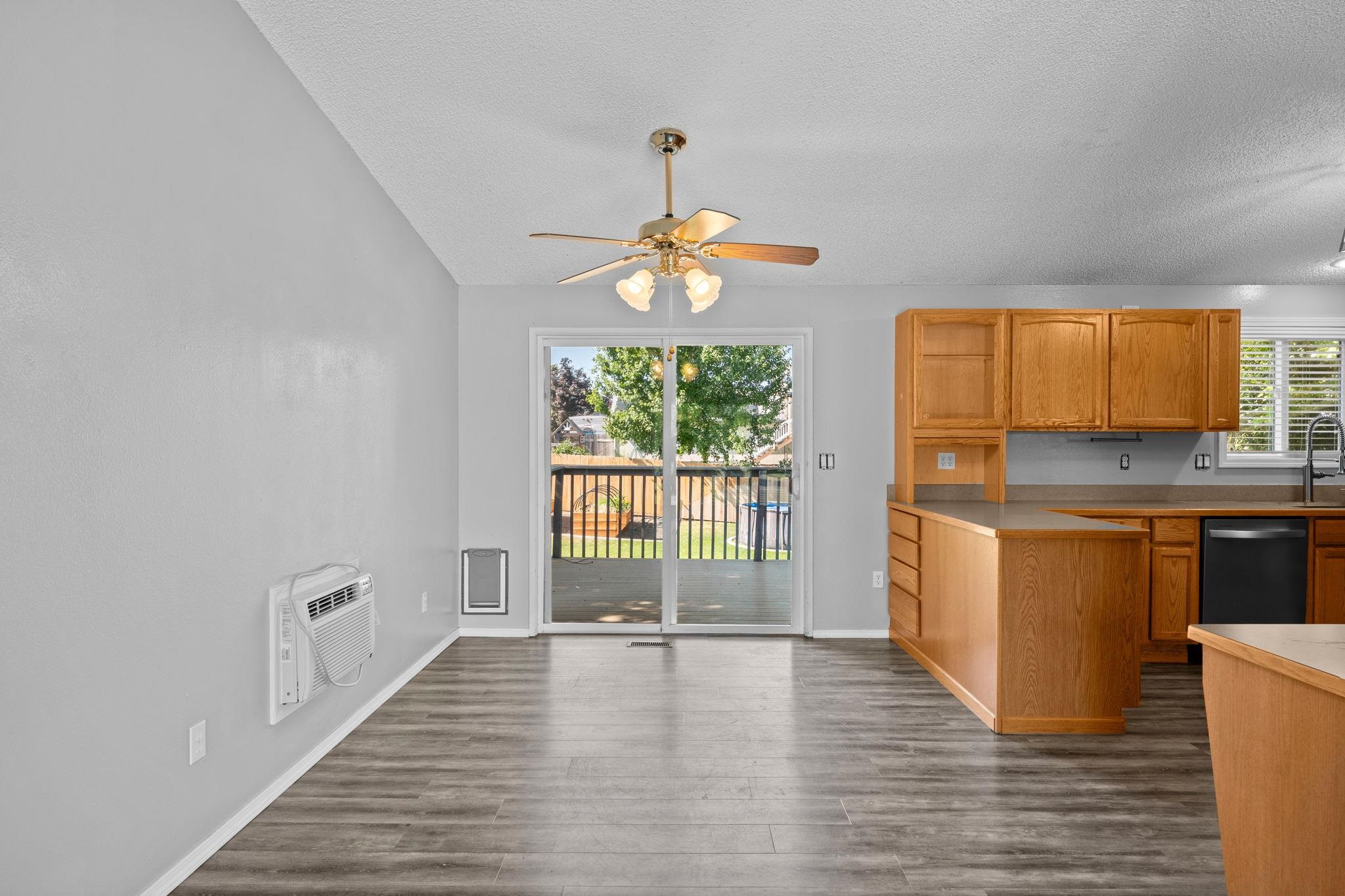 15313 E 14TH Ave - Photo 9