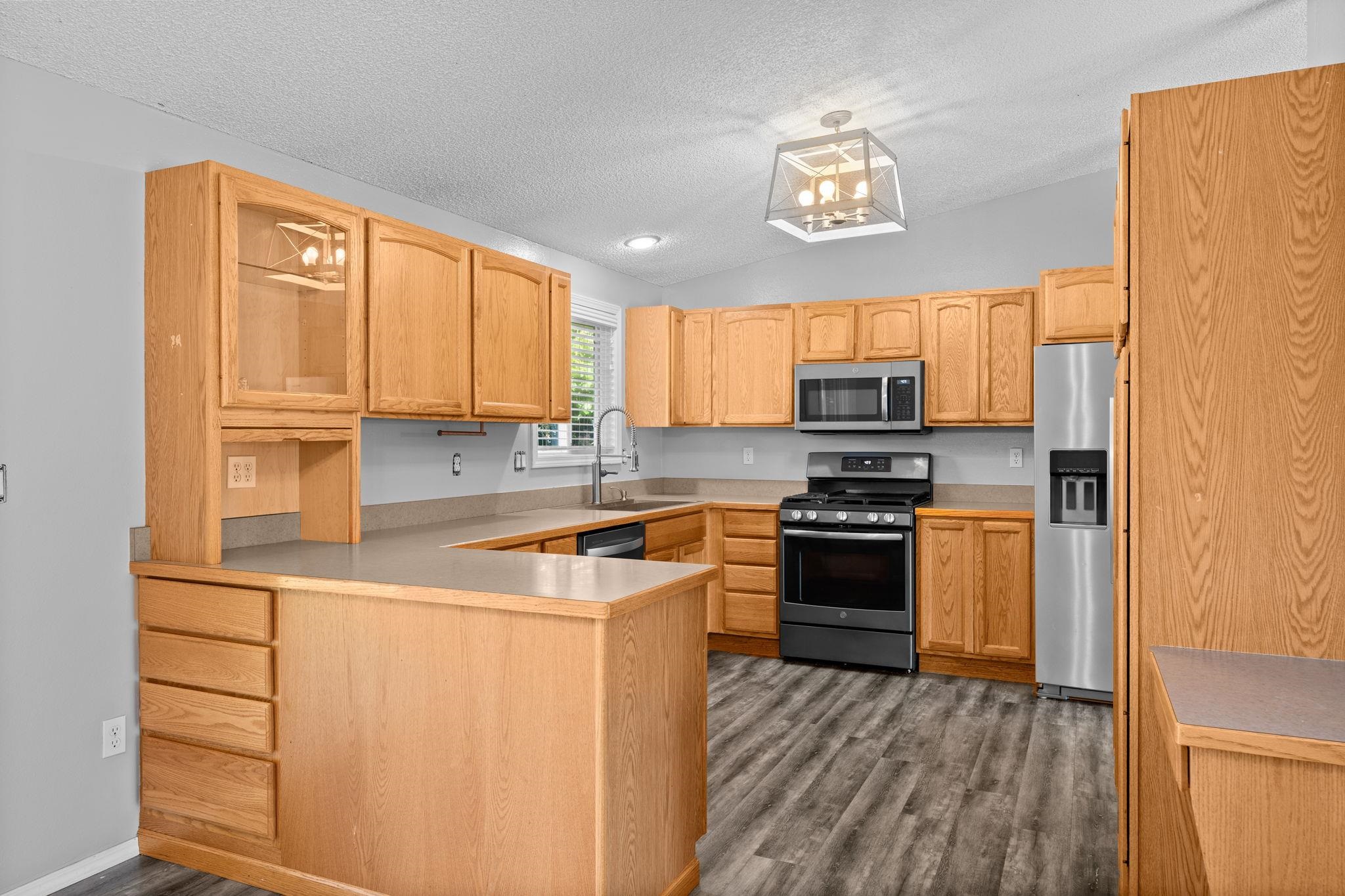 15313 E 14TH Ave - Photo 10