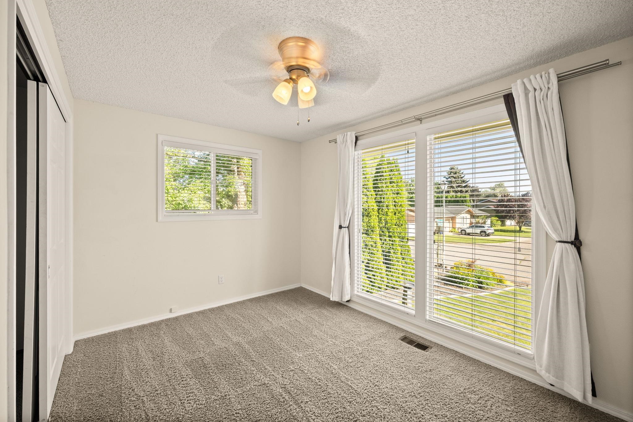 15313 E 14TH Ave - Photo 13