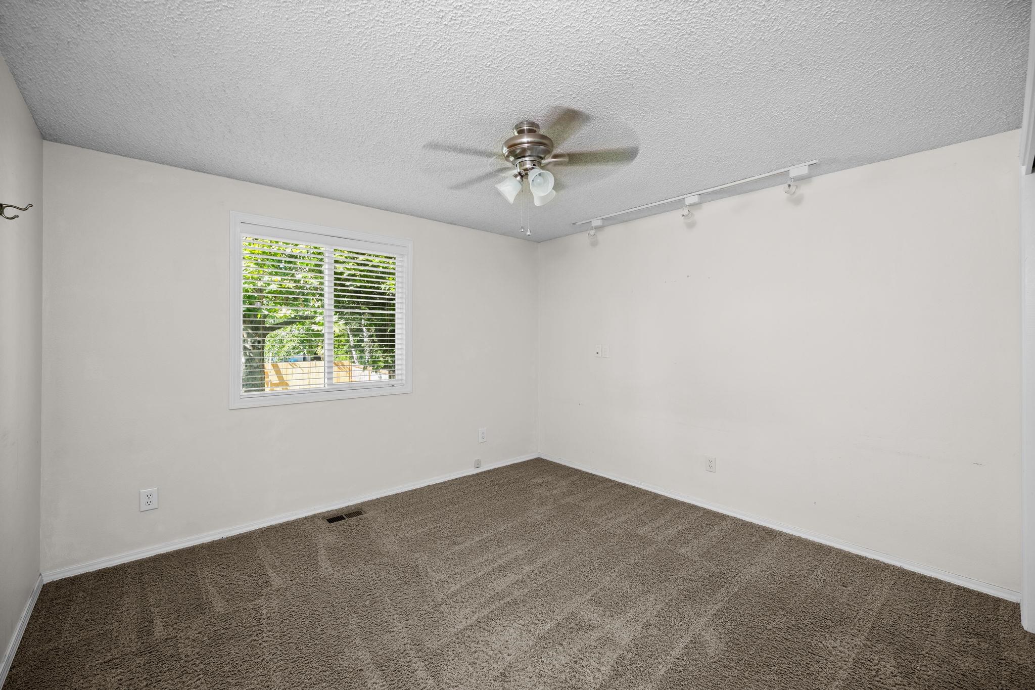15313 E 14TH Ave - Photo 15
