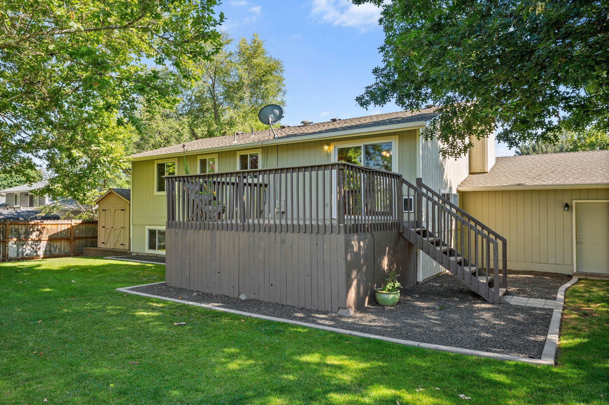 15313 E 14TH Ave - Photo 32