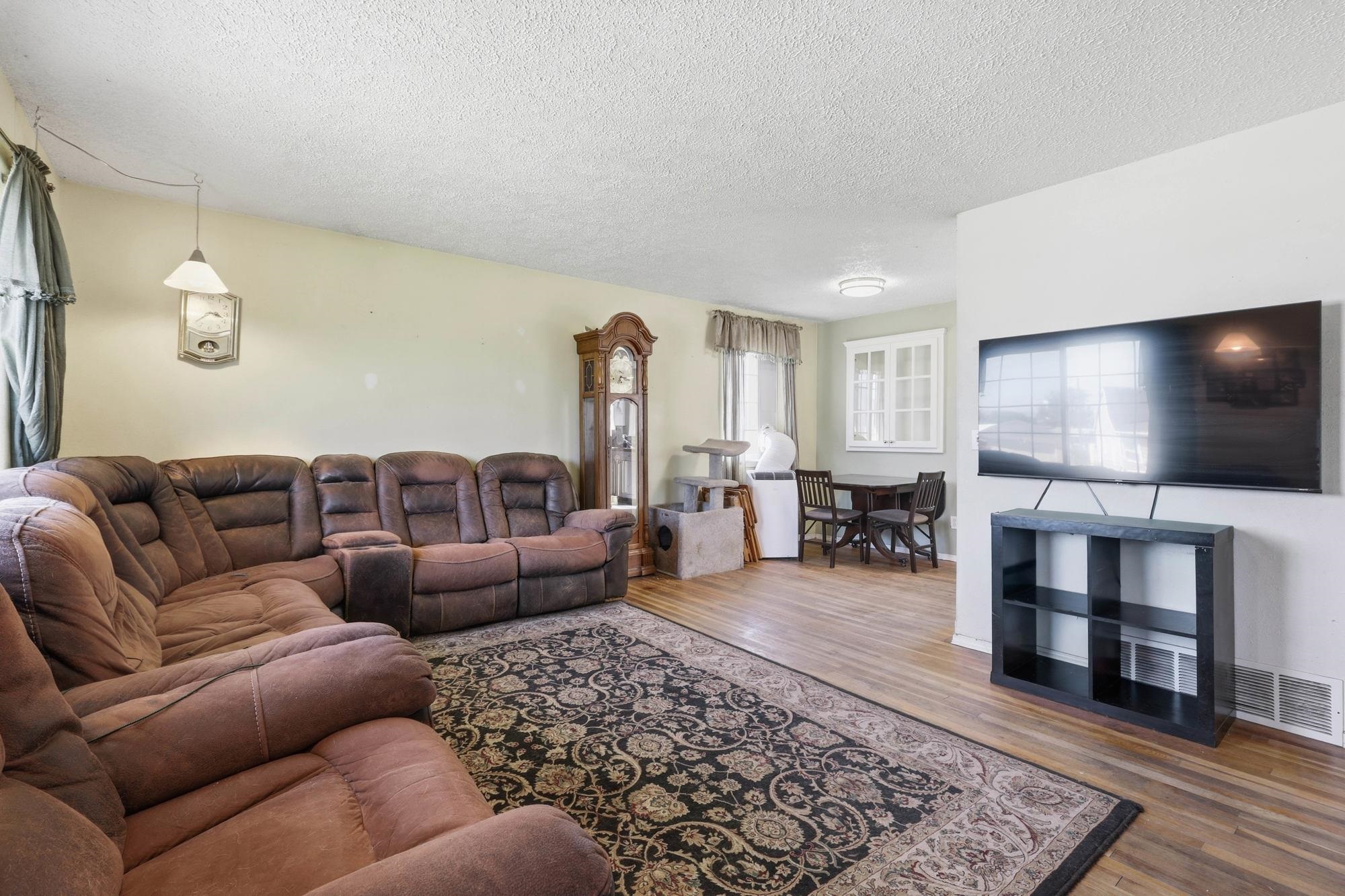 2809 N JOHNSON Ct - Photo 4