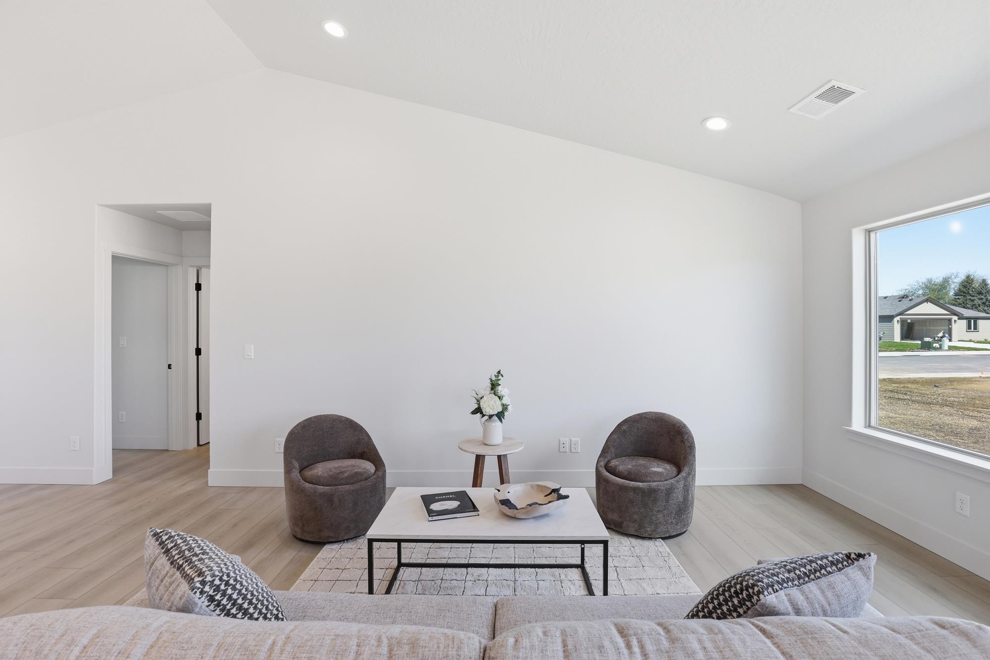 28 W 12th St - Photo 10