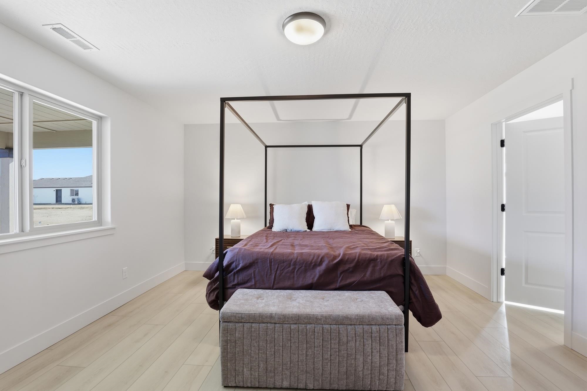 28 W 12th St - Photo 18