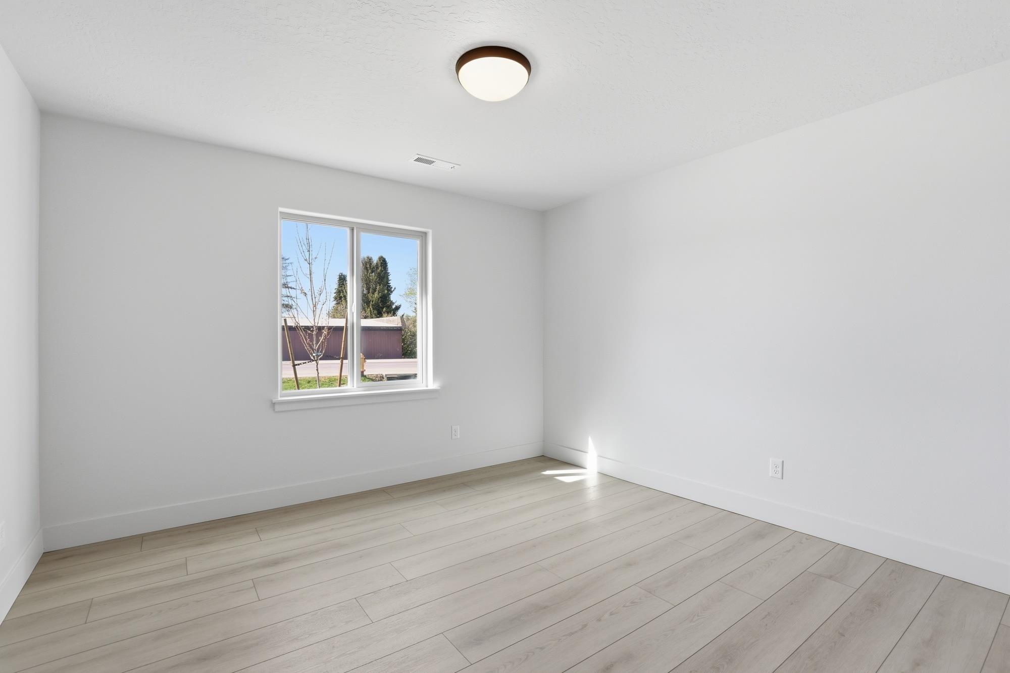 28 W 12th St - Photo 24