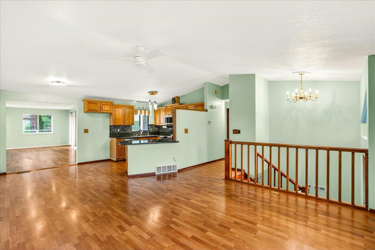 707 S Myrtle St - Photo 4