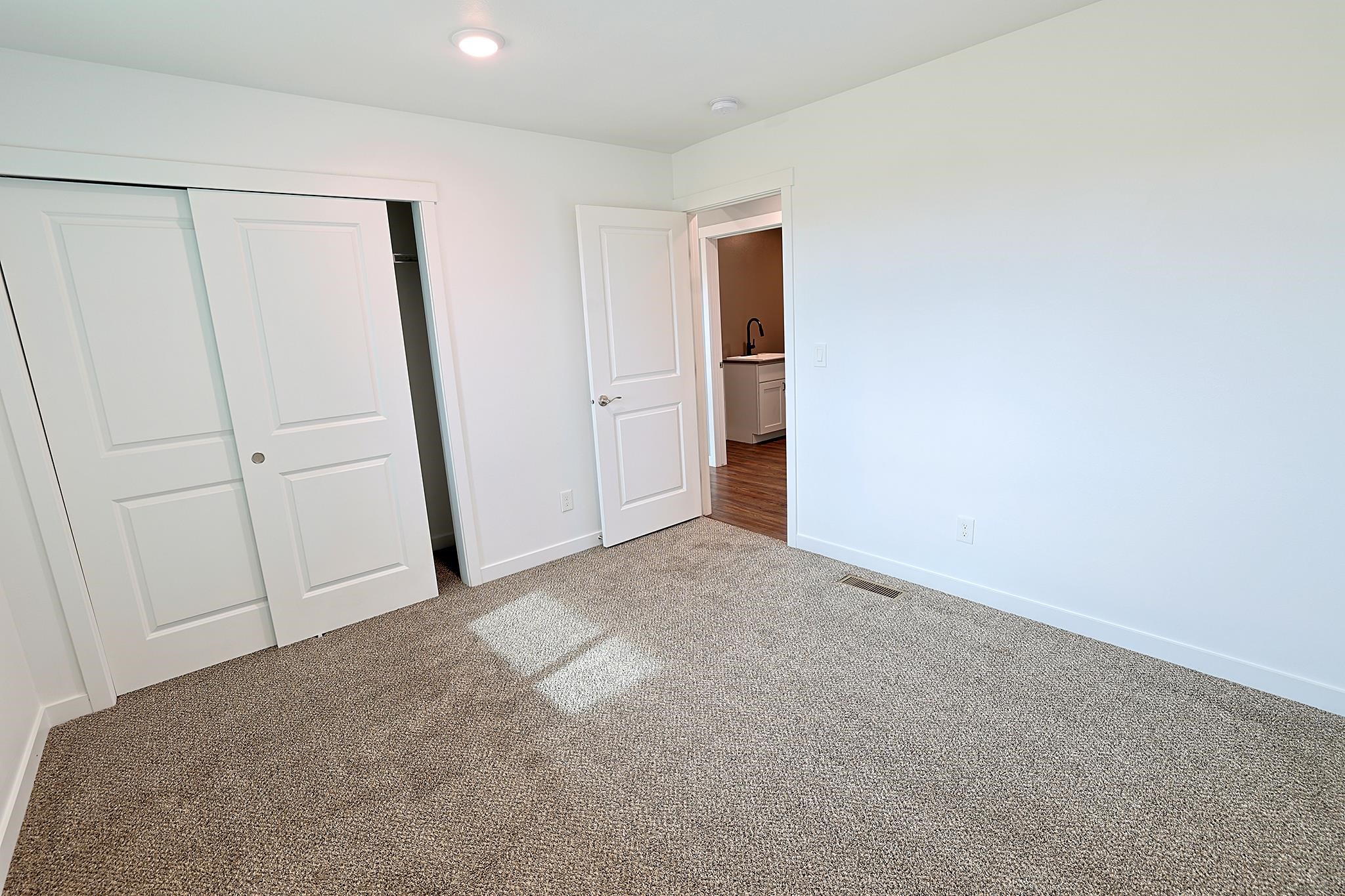 12213 S Stangland Rd - Photo 20