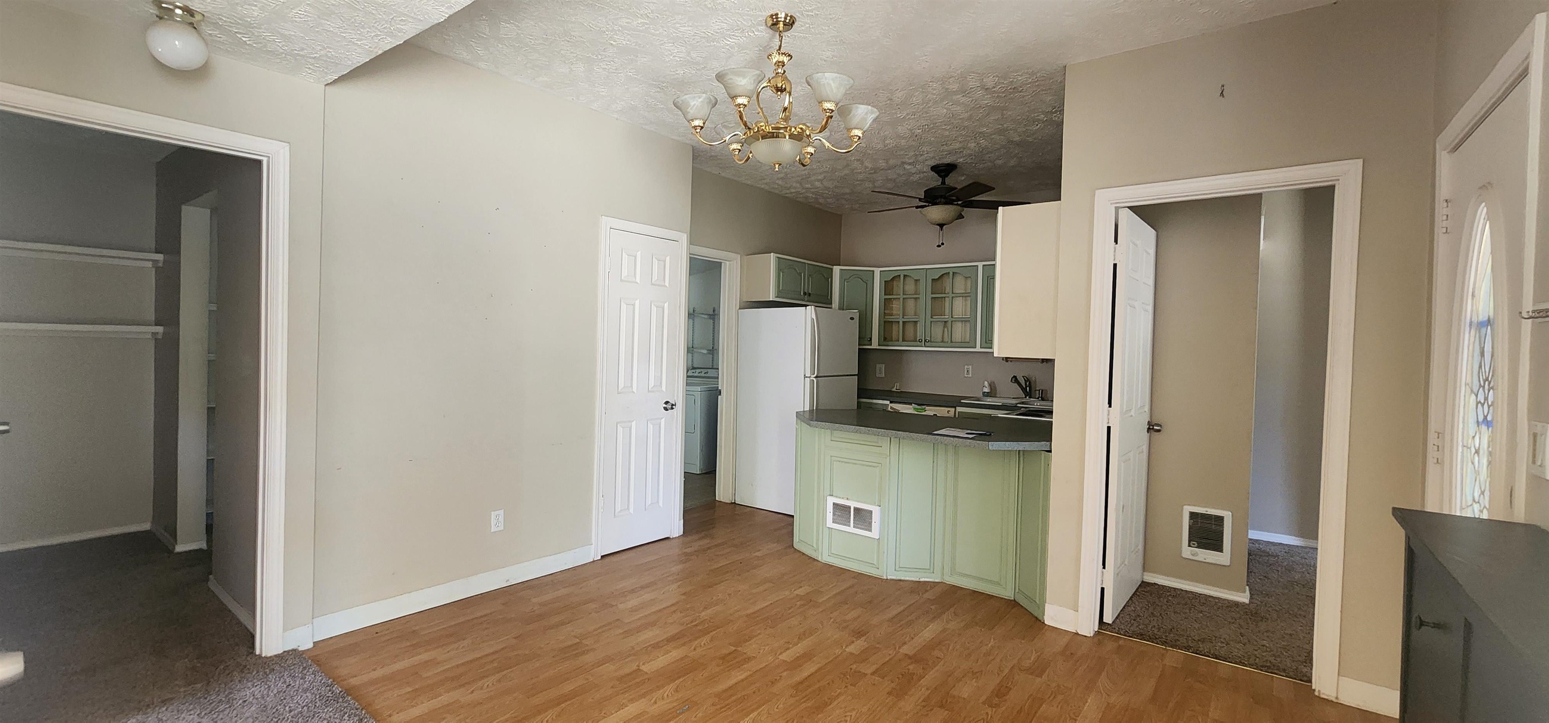 806 S Greene St - Photo 4