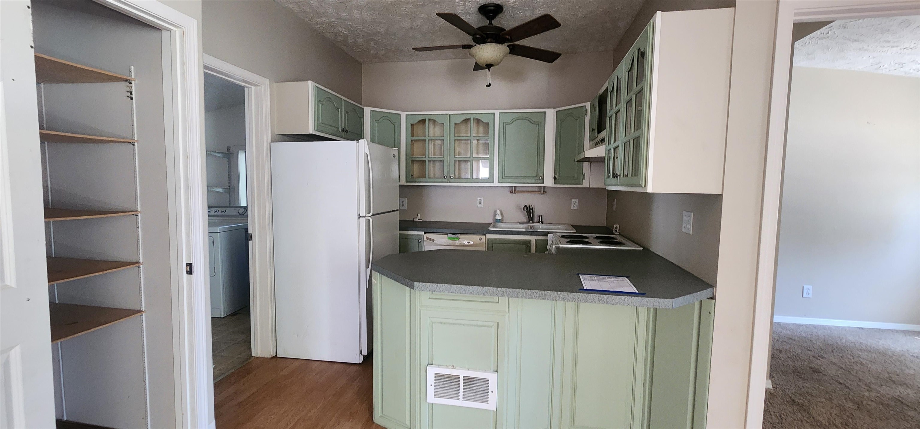 806 S Greene St - Photo 6