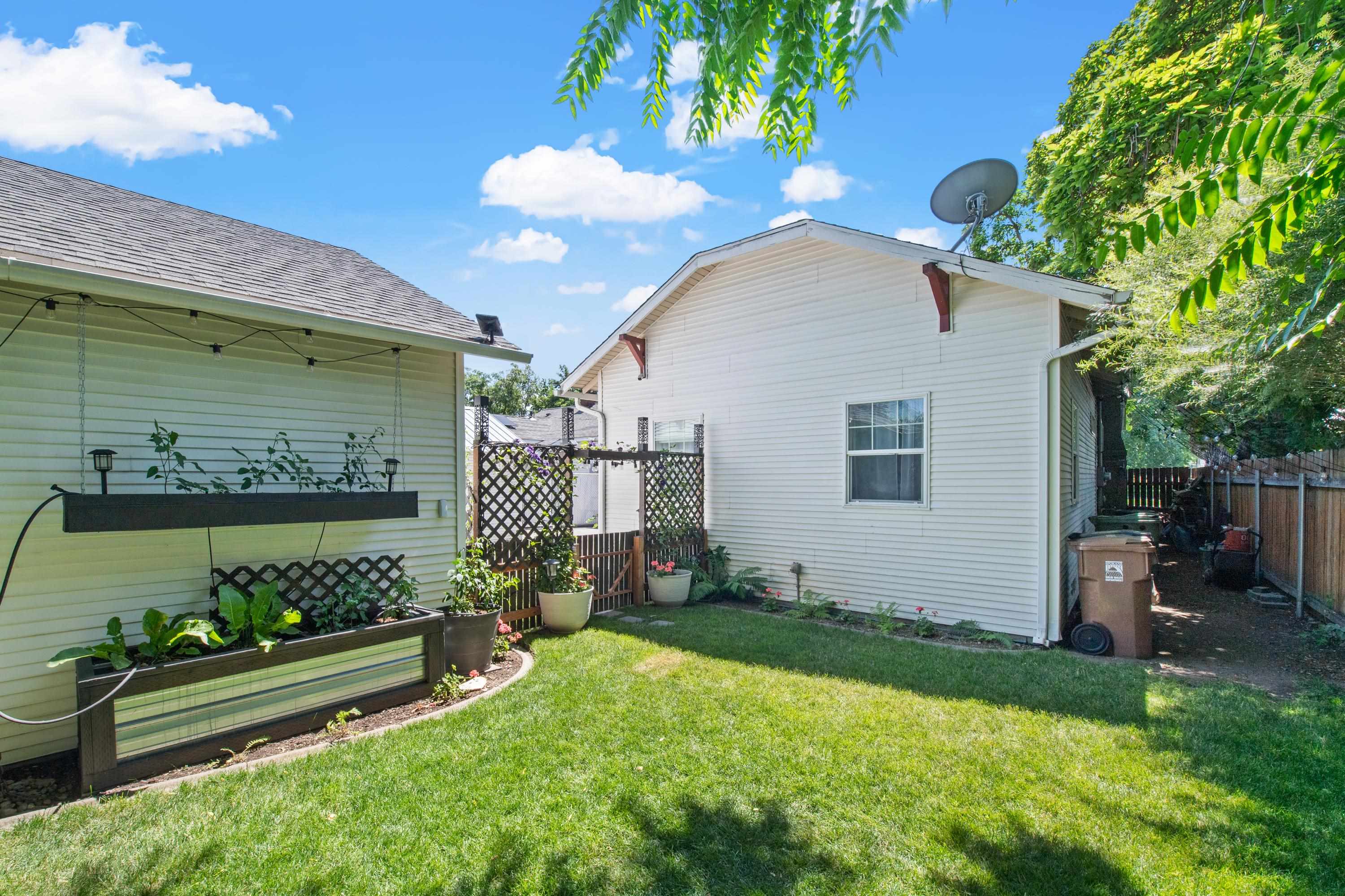 2507 E Mission Ave - Photo 34