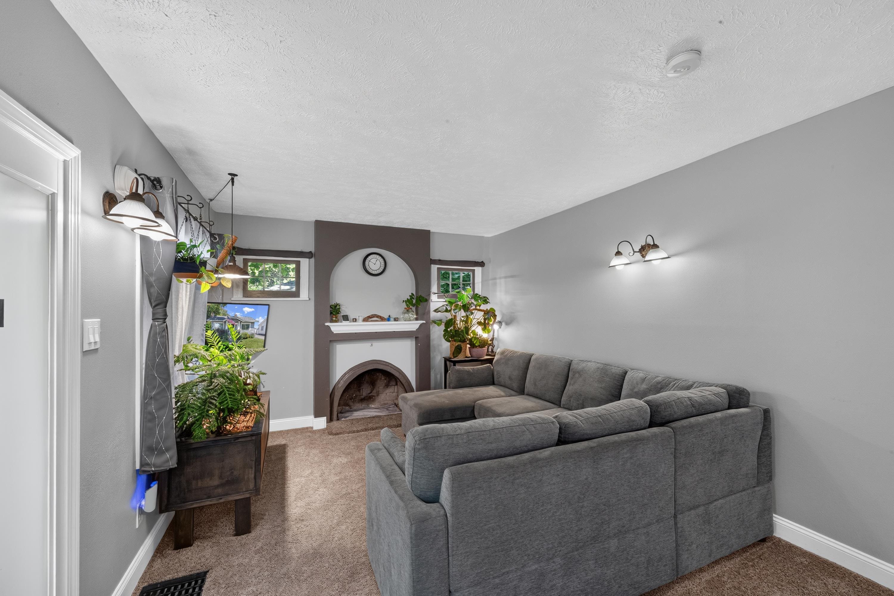 2507 E Mission Ave - Photo 5