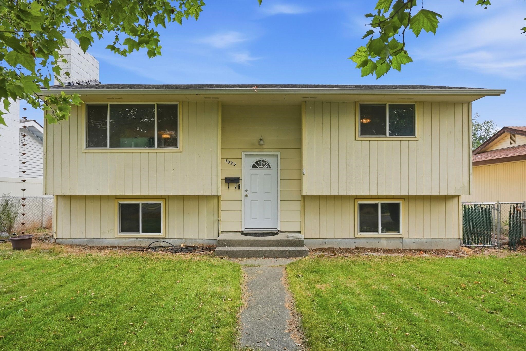 3023 E Ermina Ave - Photo 1