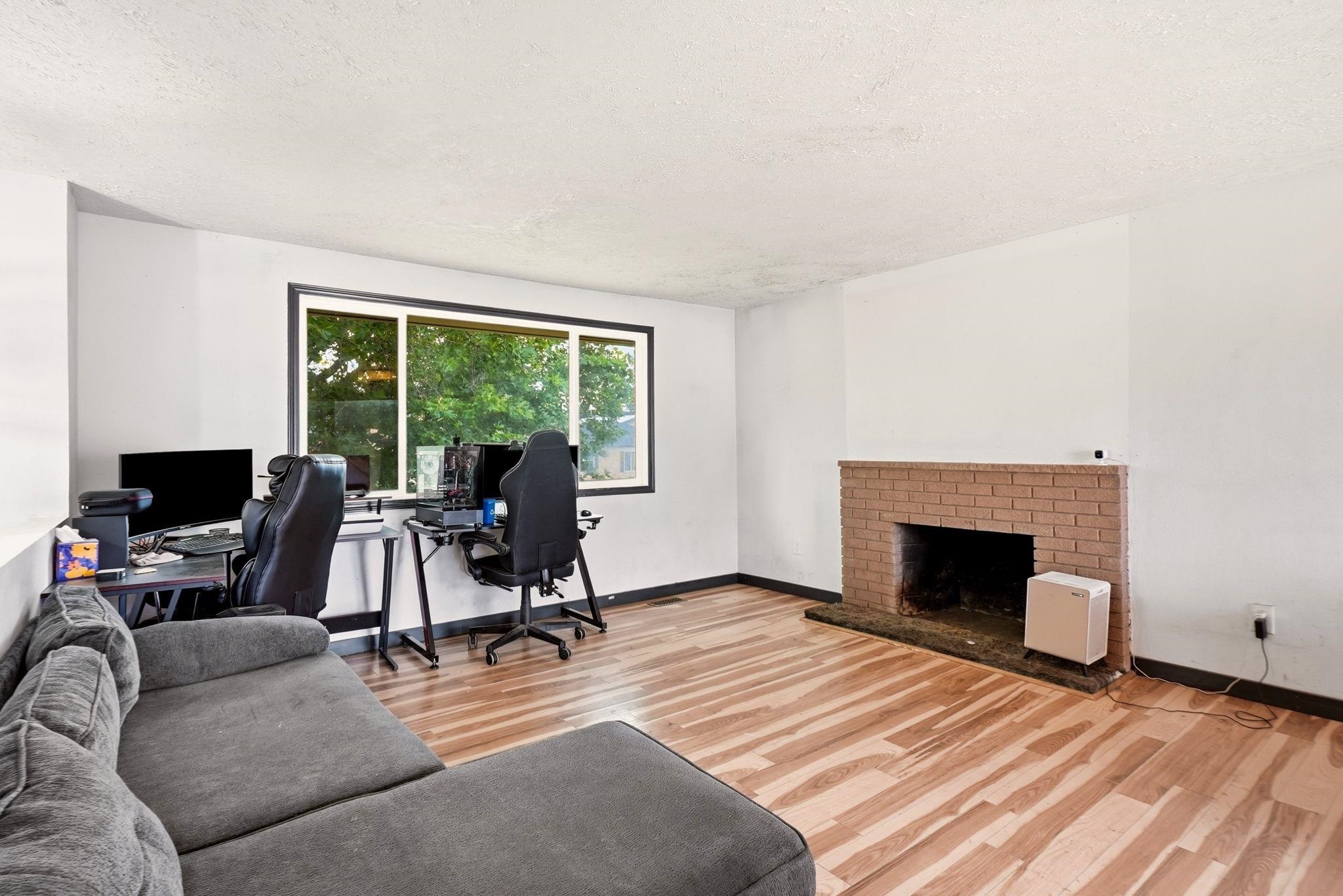 3023 E Ermina Ave - Photo 6