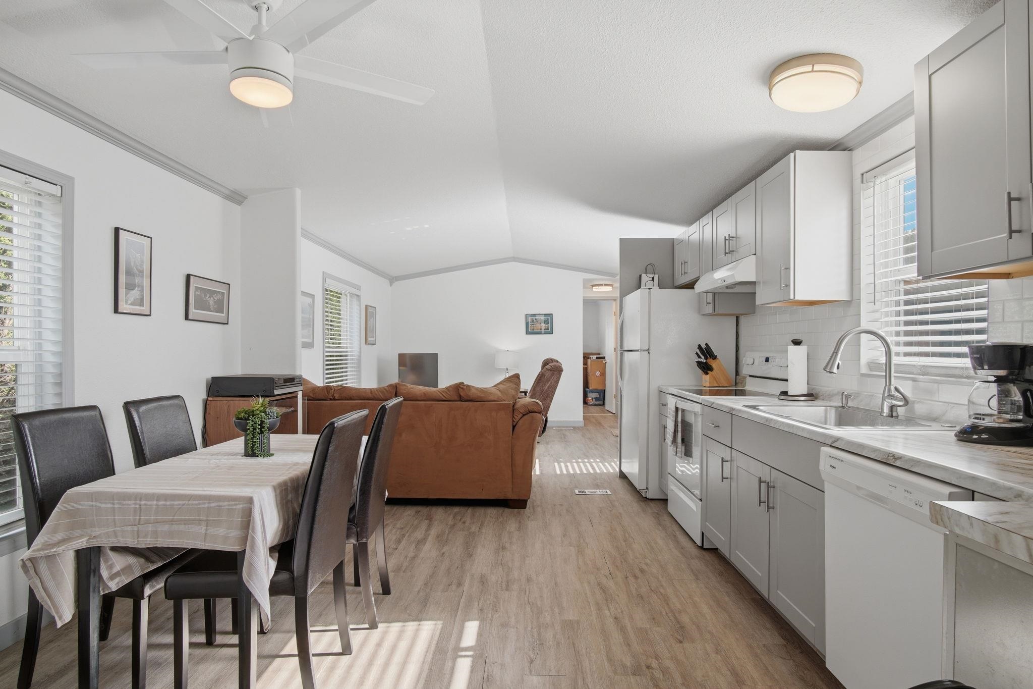 2201 N Craig Rd - Photo 2