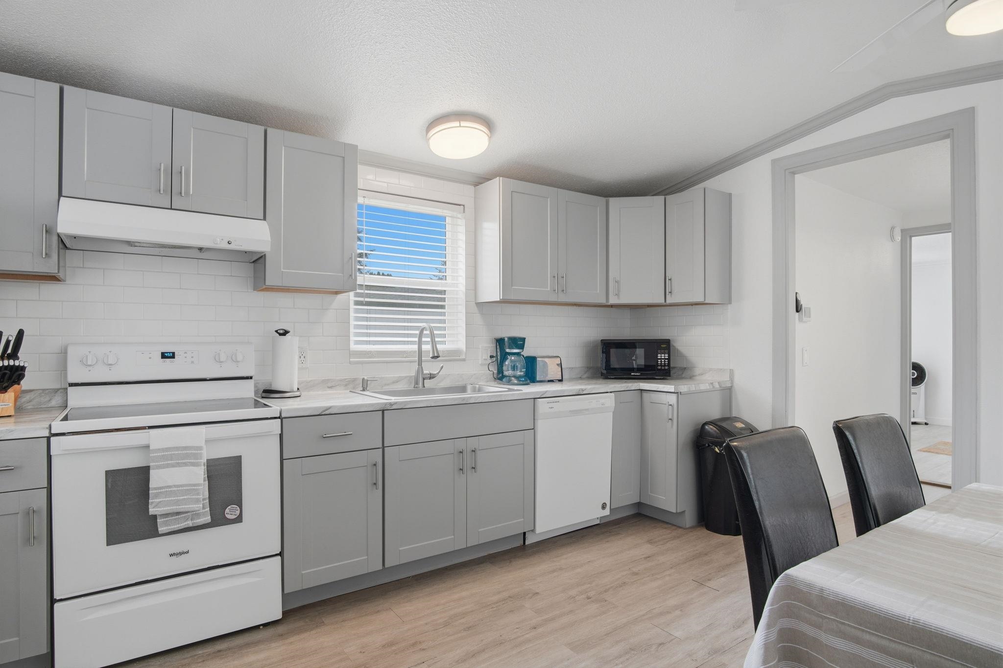 2201 N Craig Rd - Photo 5