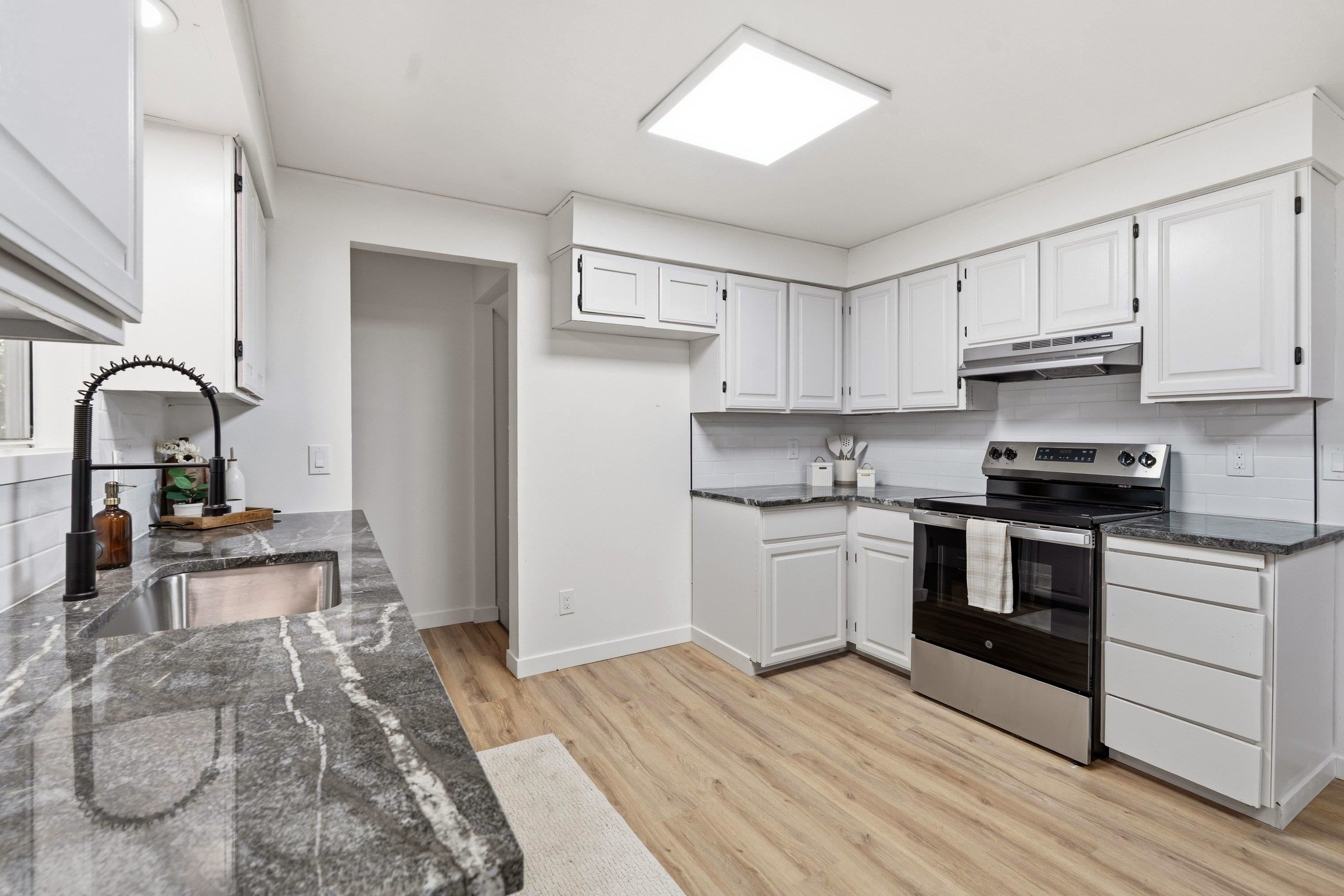 704 S Ralph St - Photo 12