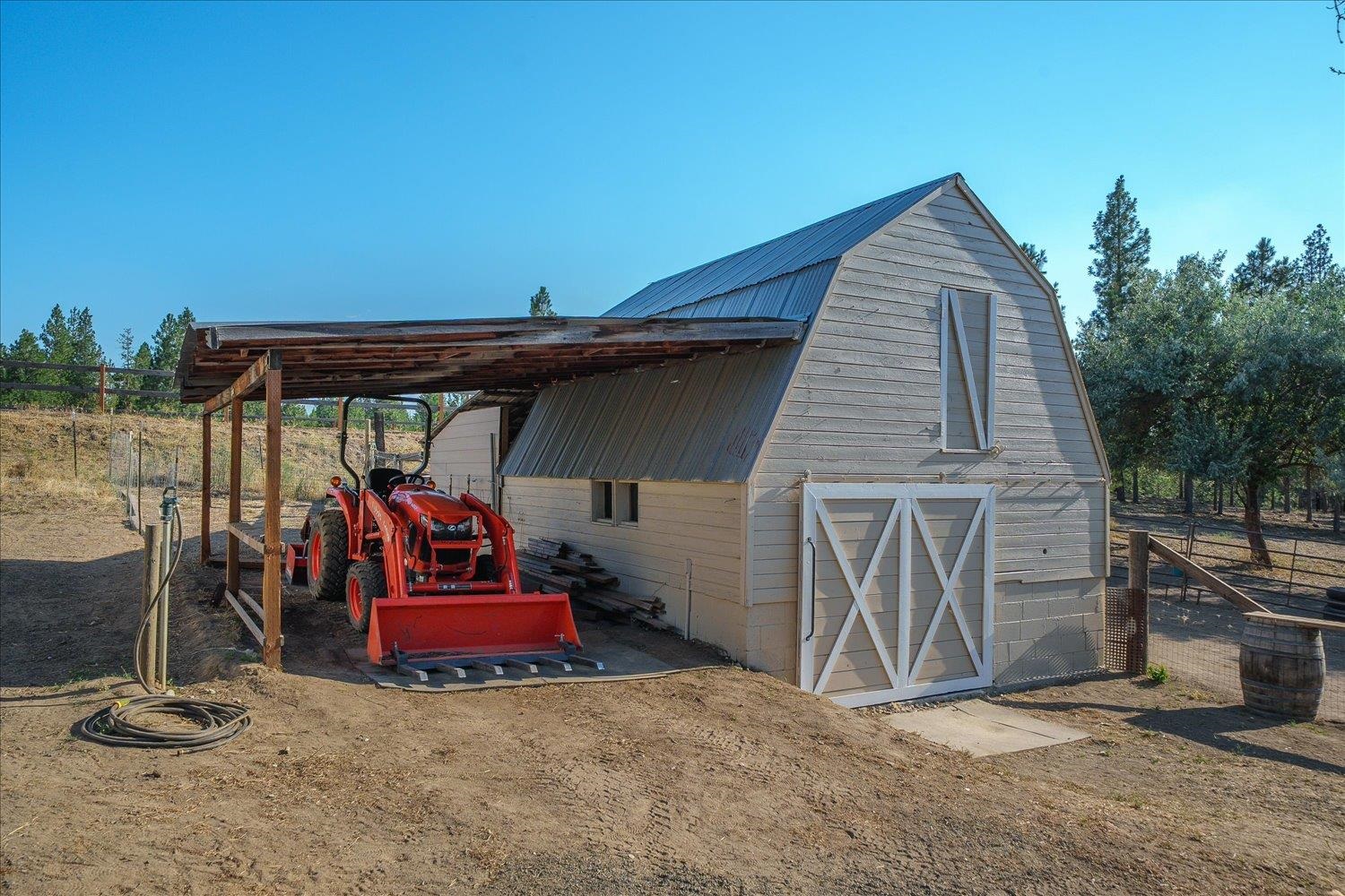 22309 W MCFARLANE Rd - Photo 32