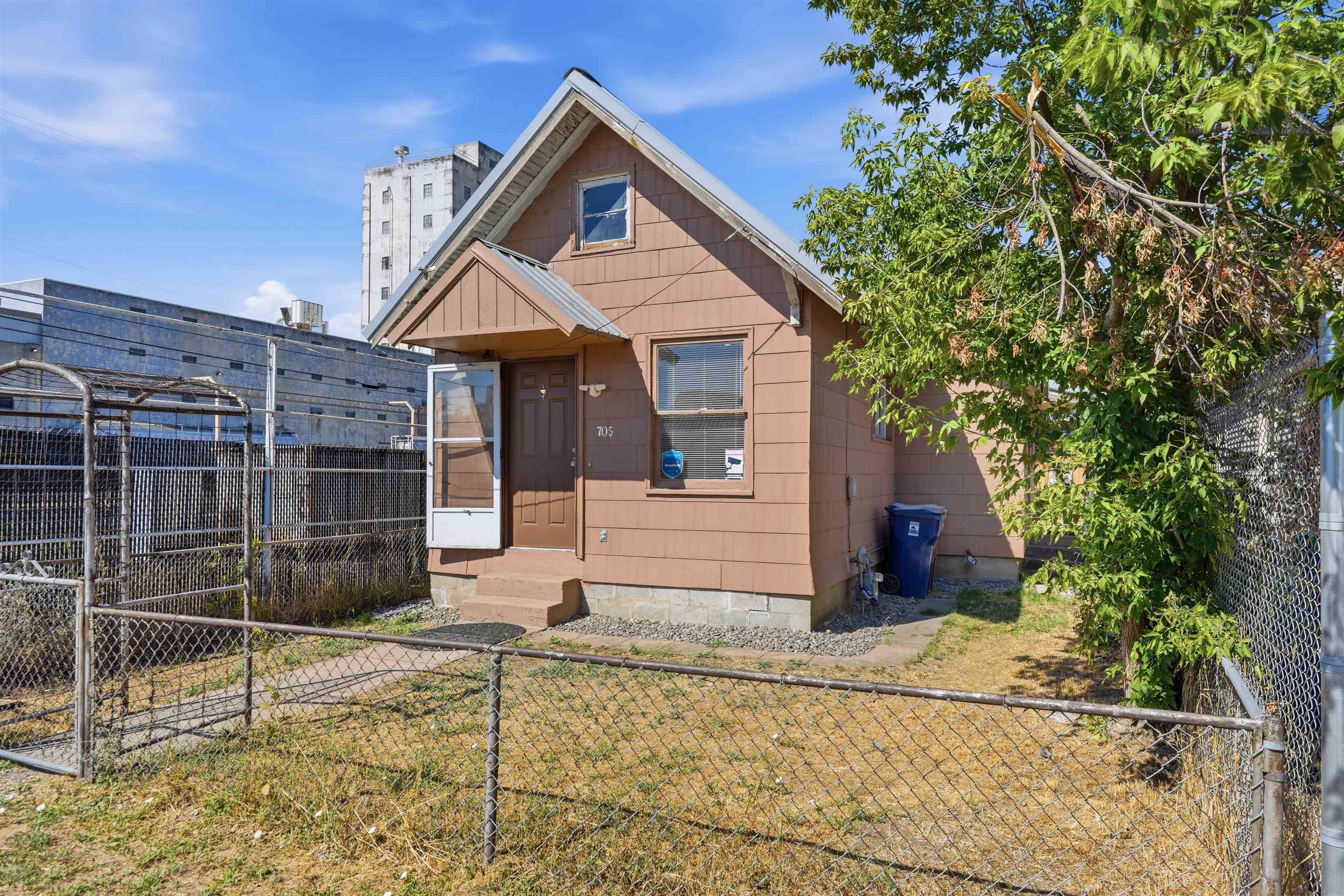 705 N Altamont St - Photo 2