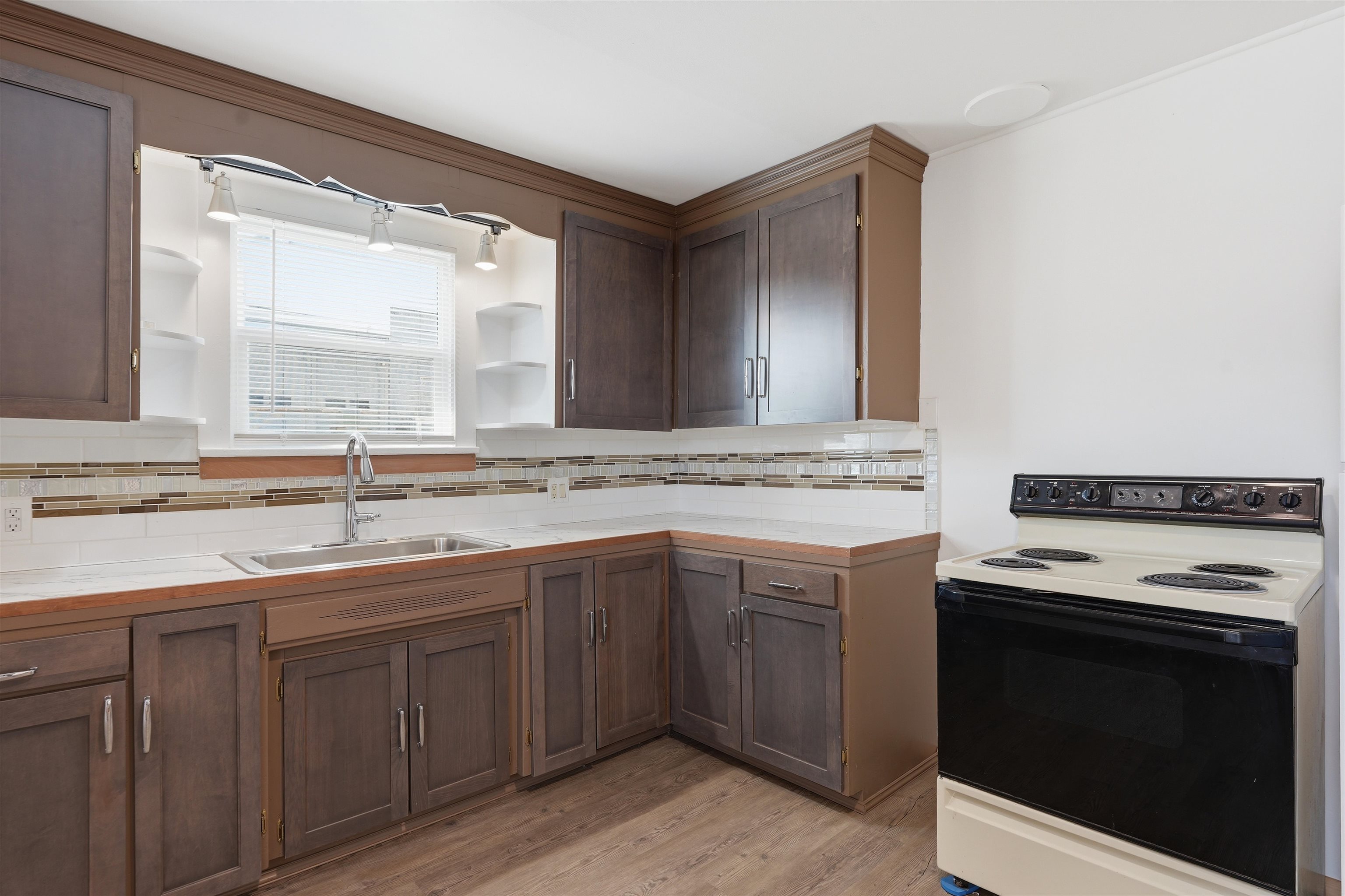 705 N Altamont St - Photo 9