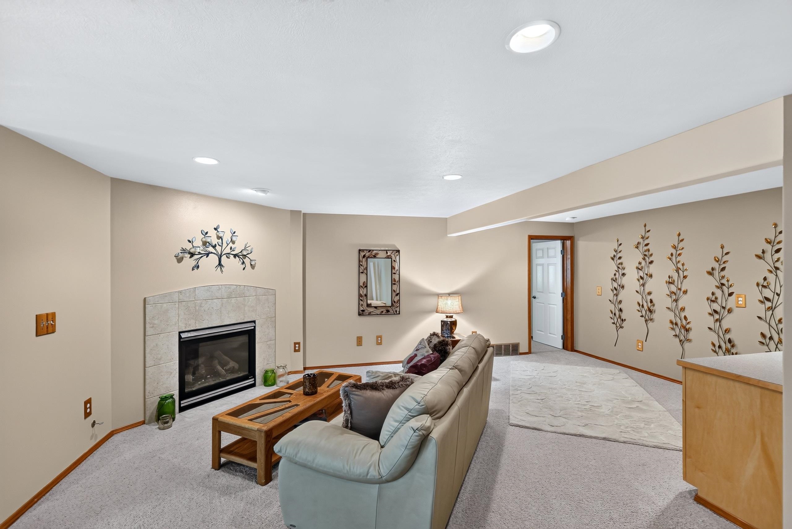 813 E Golden Rd - Photo 29