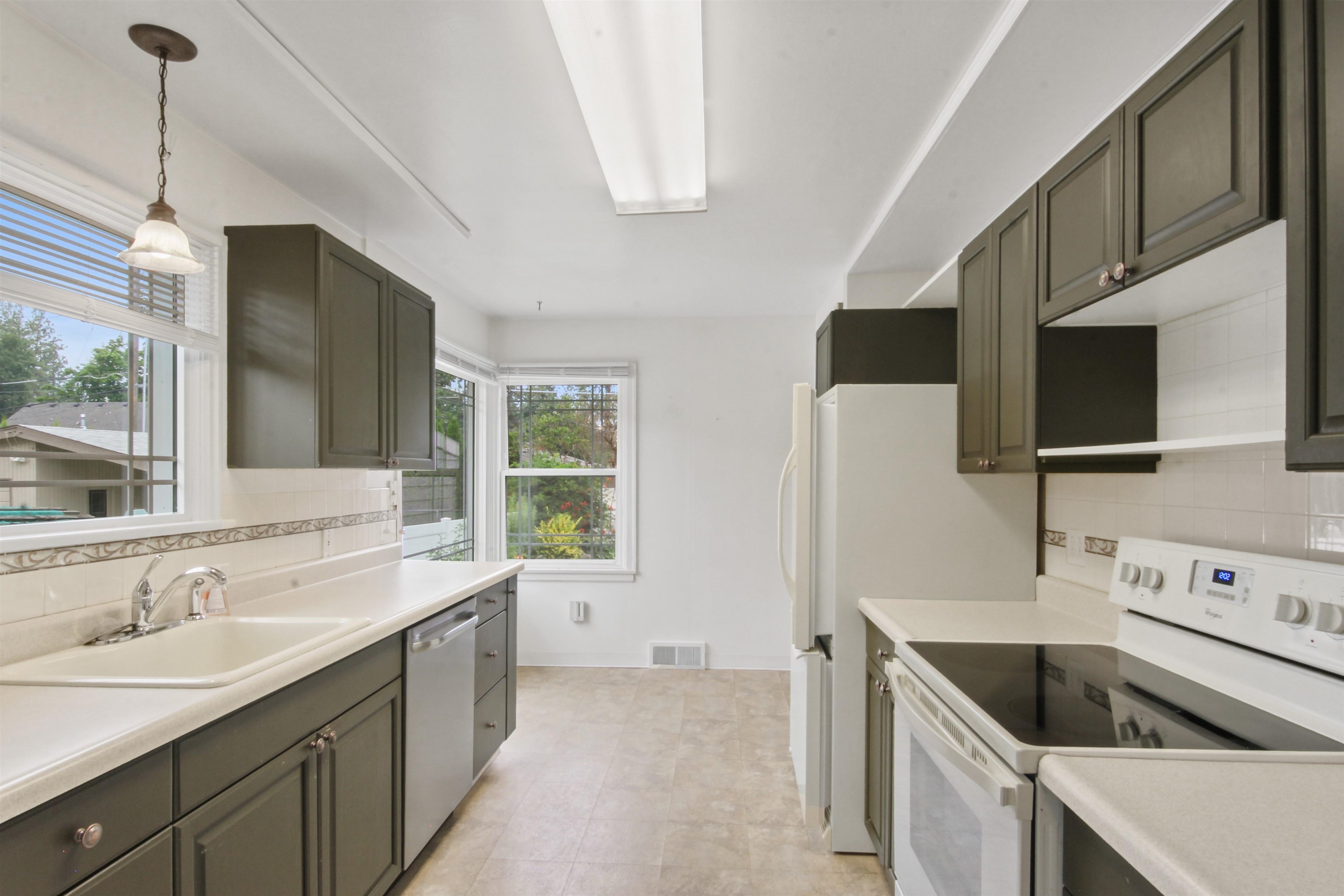 102 W 25TH Ave - Photo 7