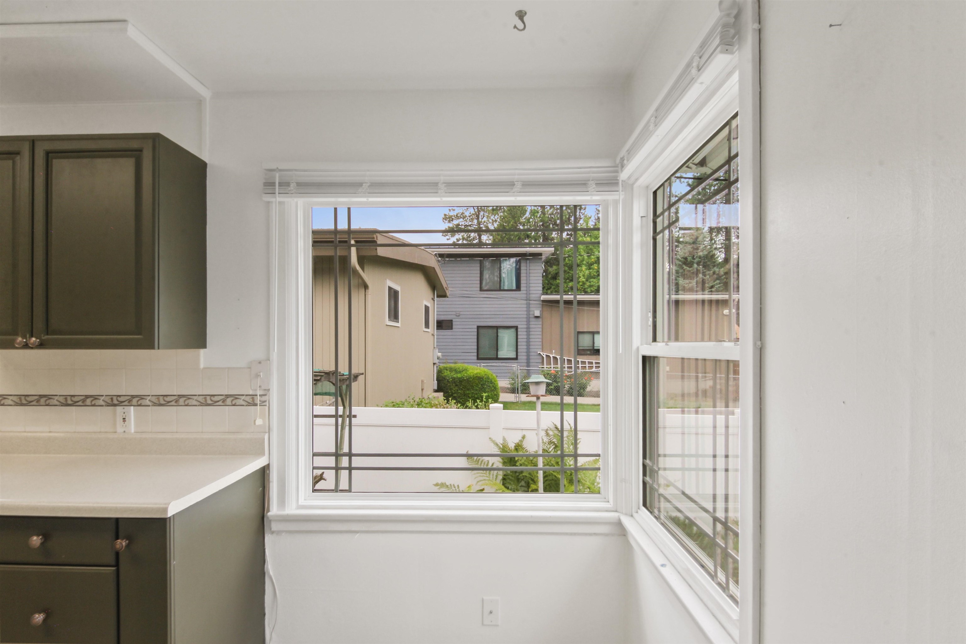 102 W 25TH Ave - Photo 8