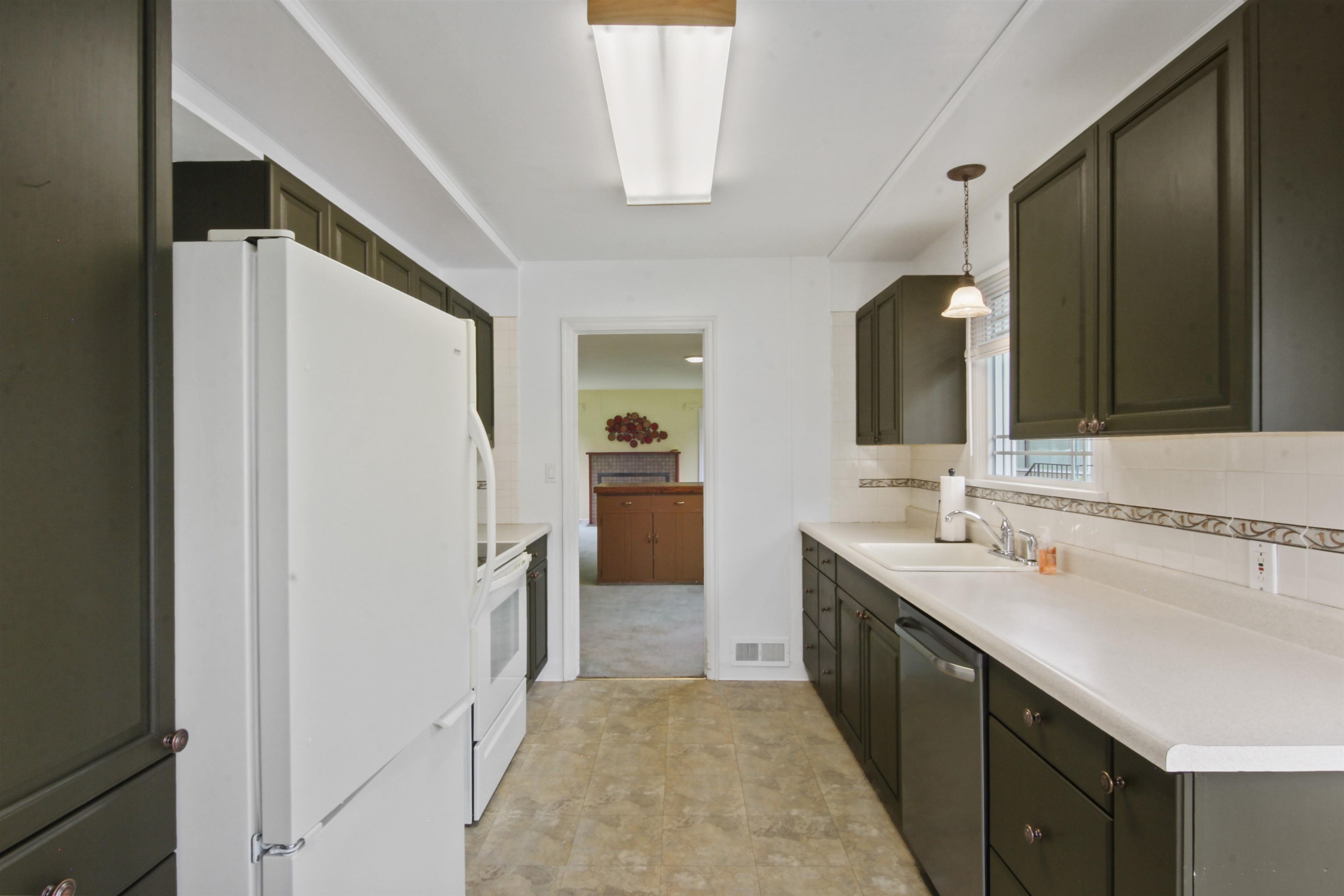 102 W 25TH Ave - Photo 9