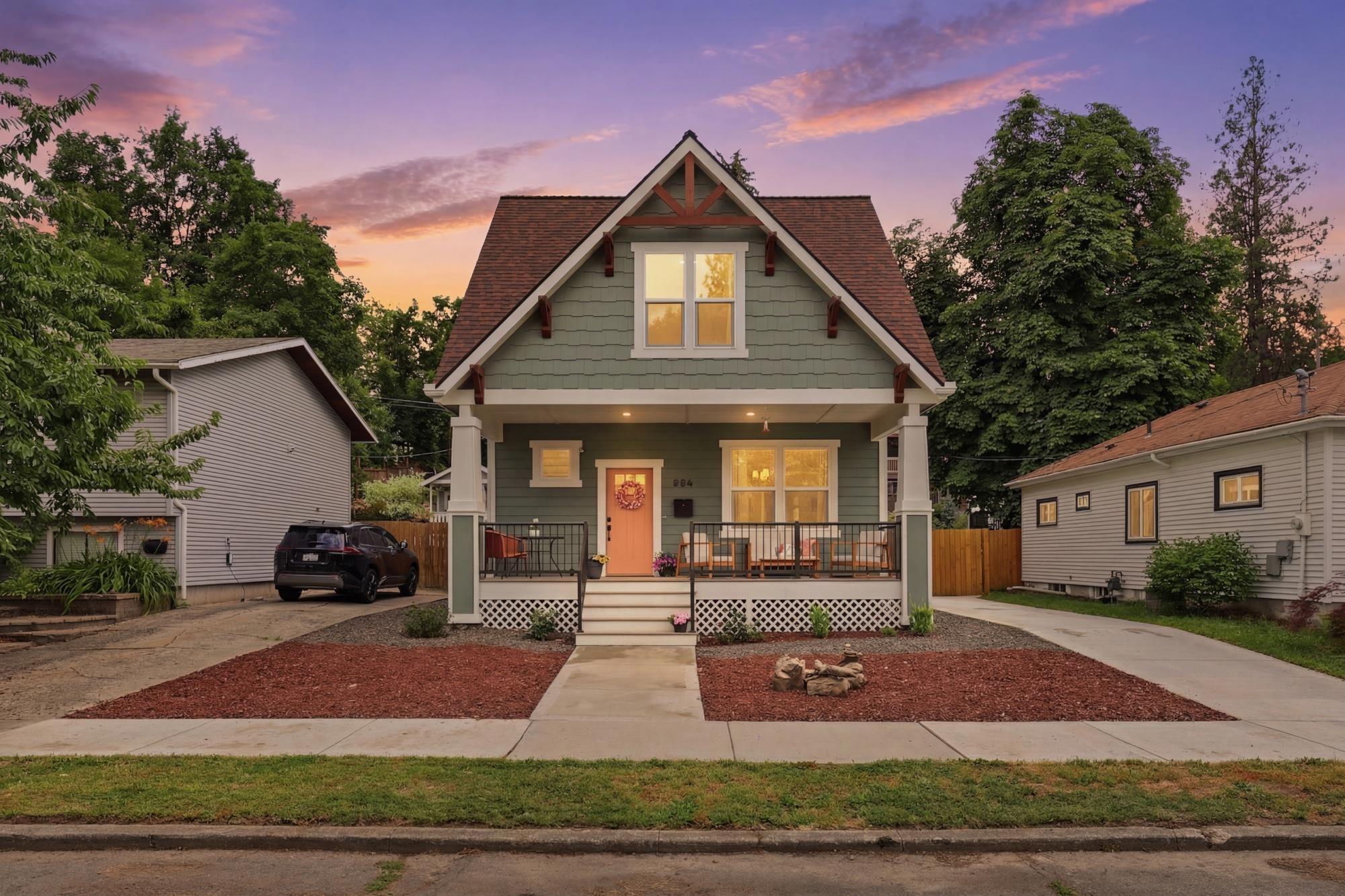 806 E 10th Ave - Photo 1