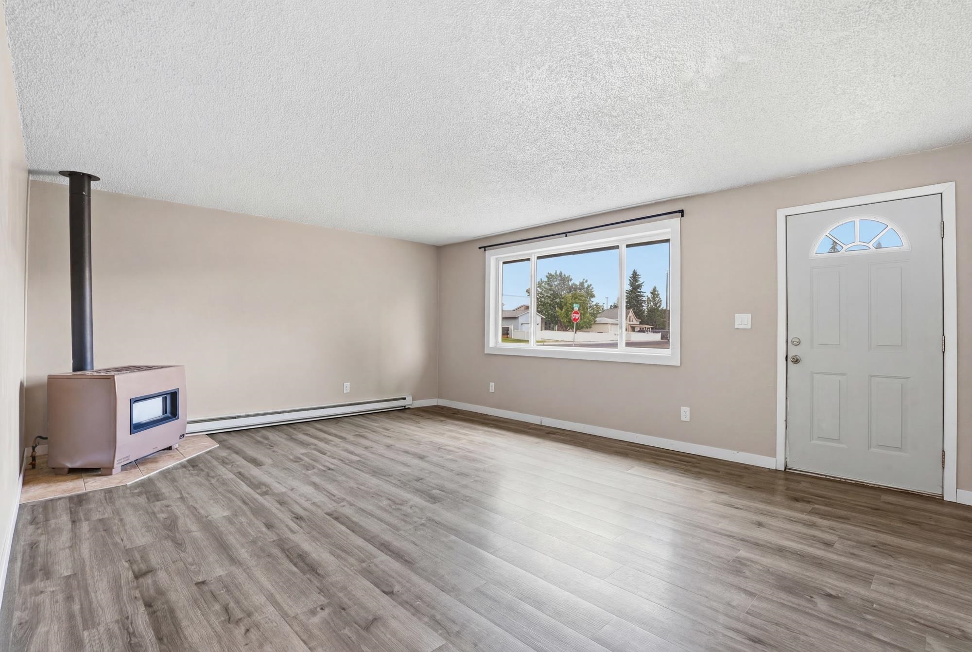 600 E Herb St - Photo 2
