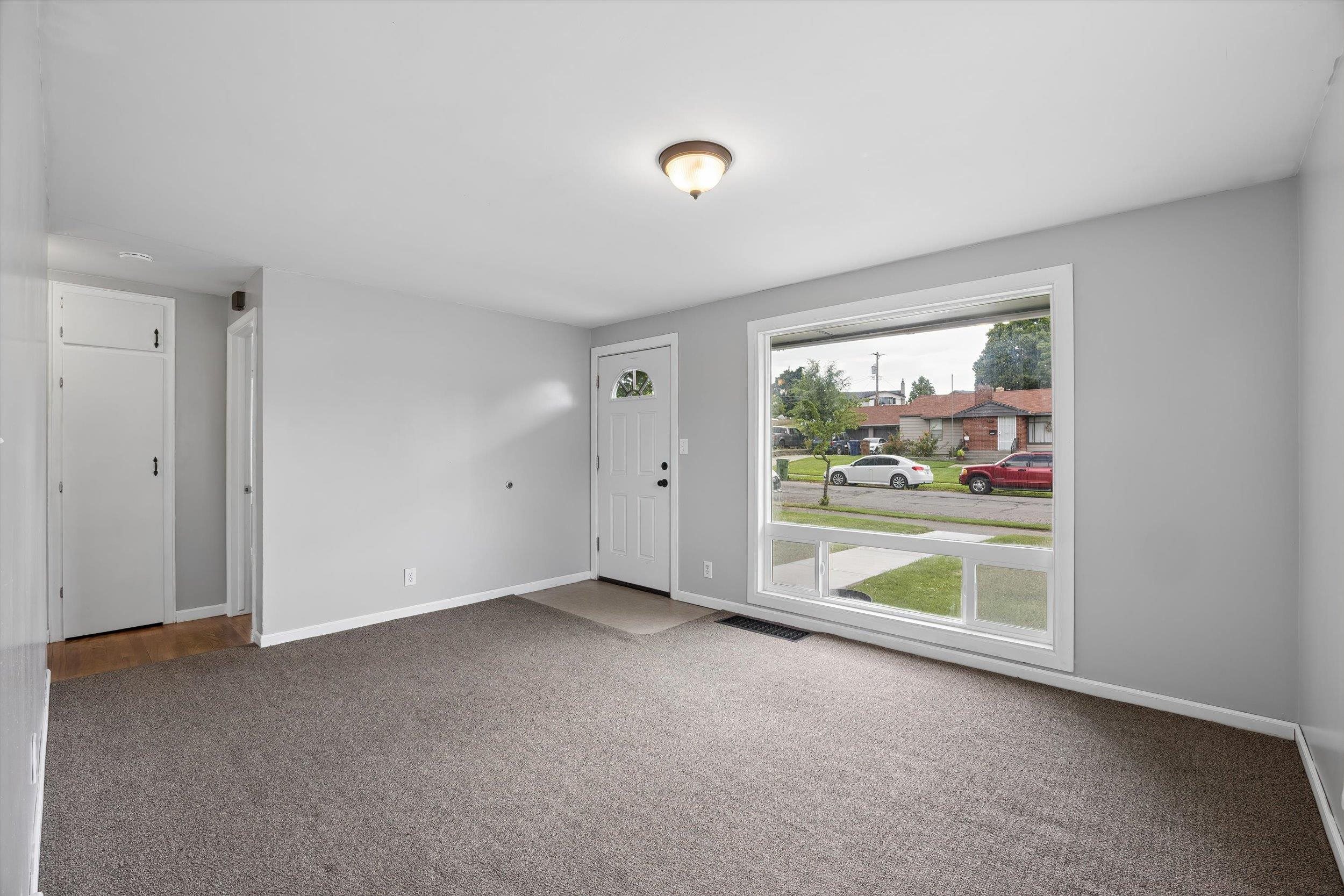 5828 N Milton St - Photo 8