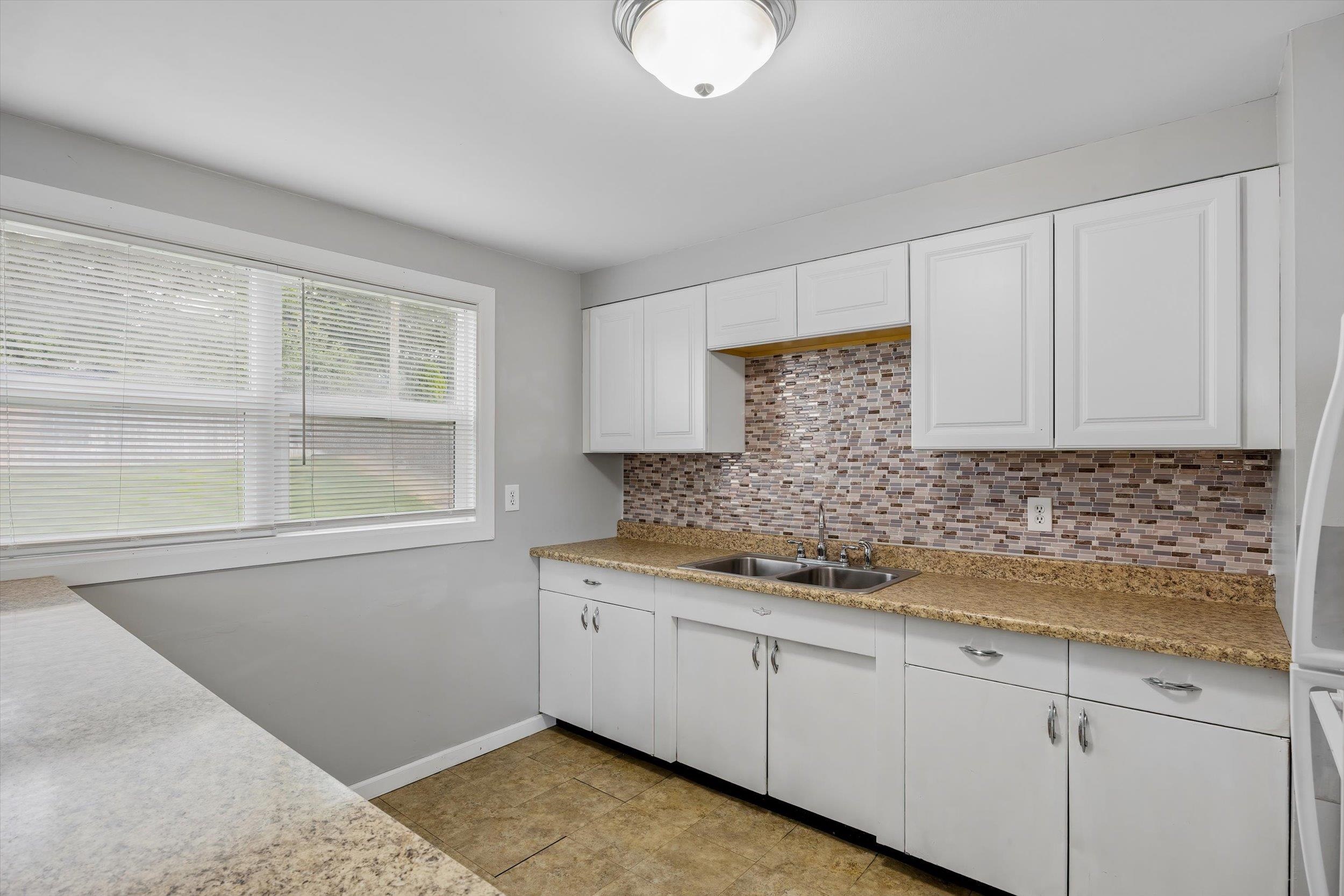 5828 N Milton St - Photo 10