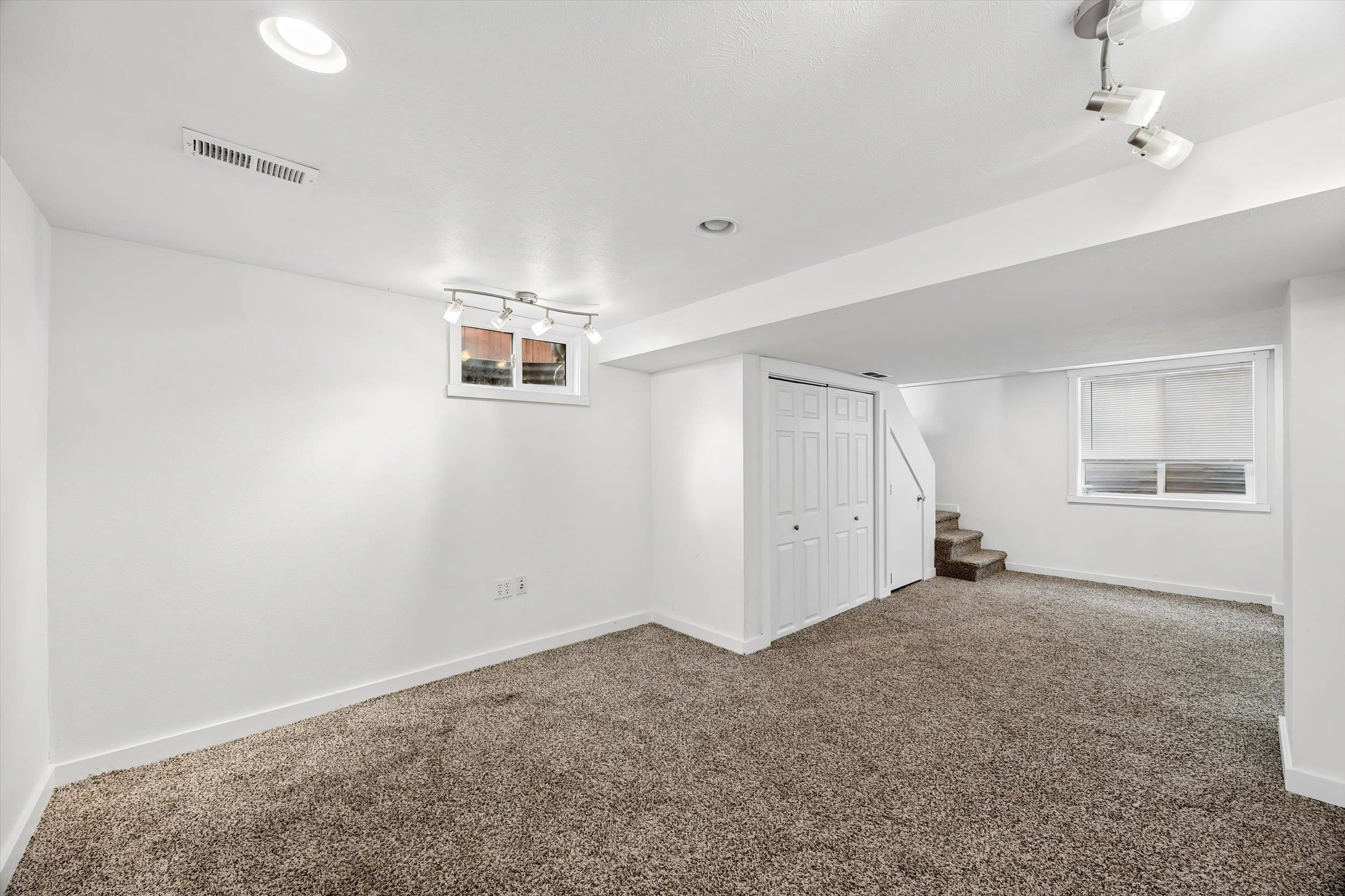 5828 N Milton St - Photo 21