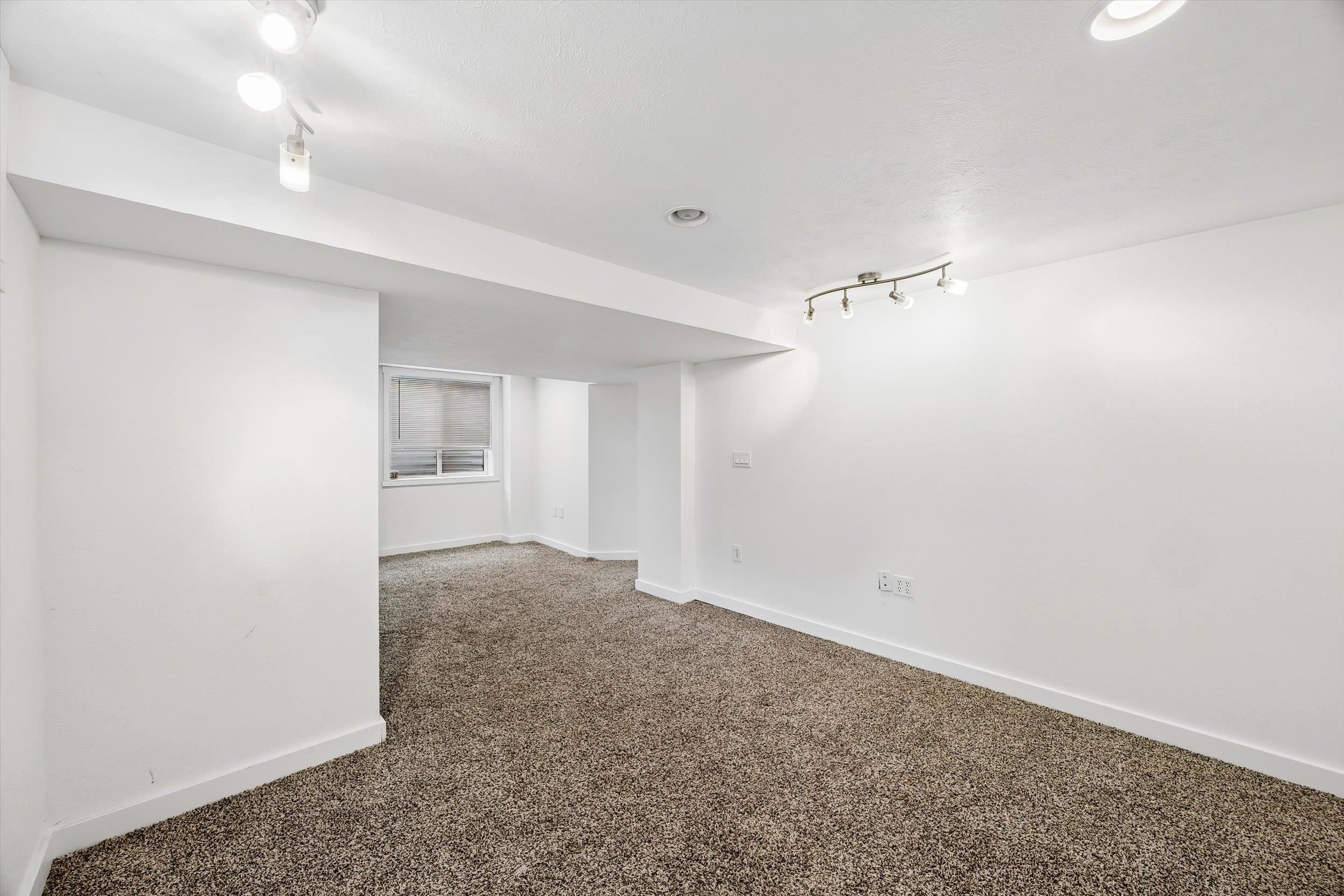 5828 N Milton St - Photo 22
