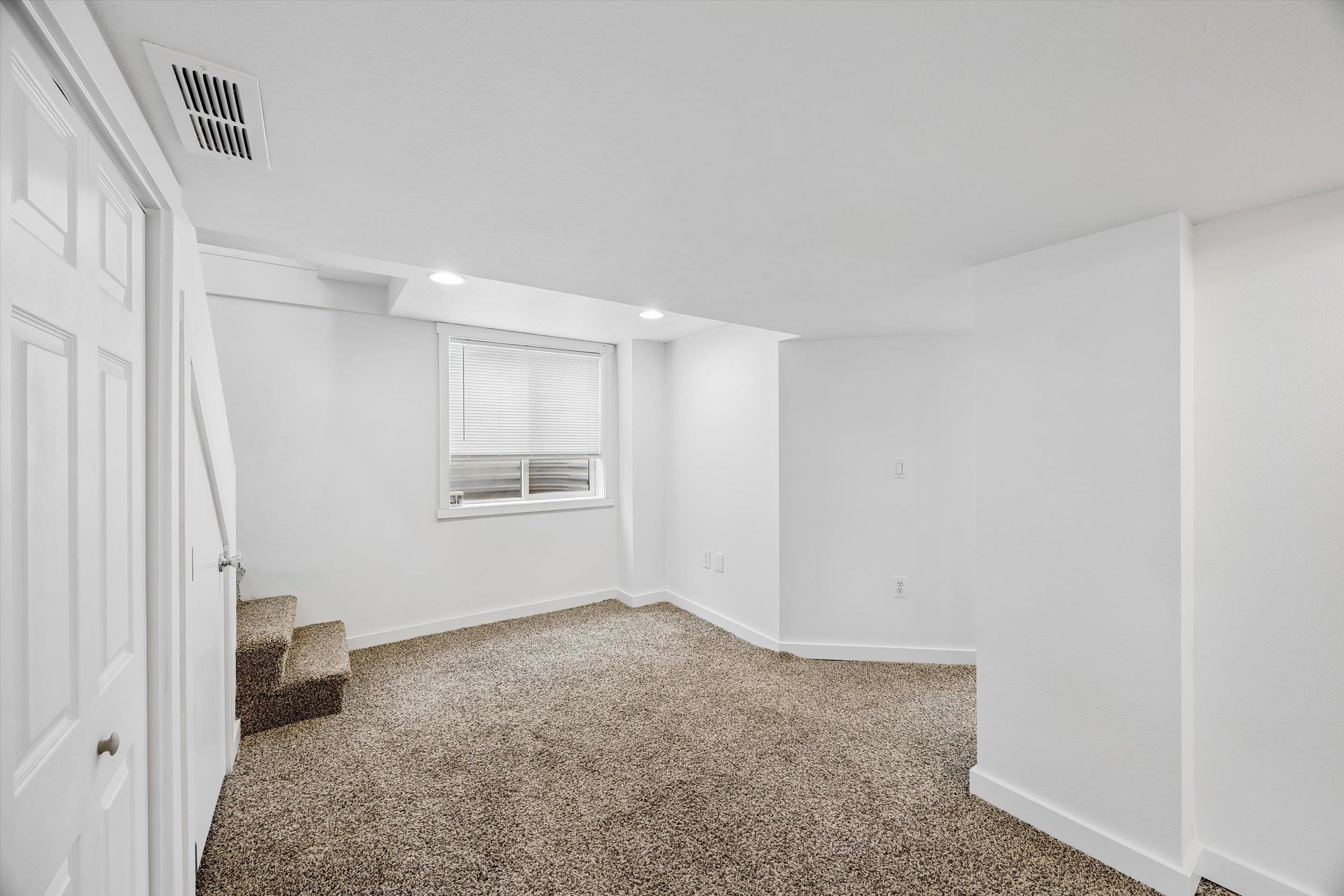 5828 N Milton St - Photo 23