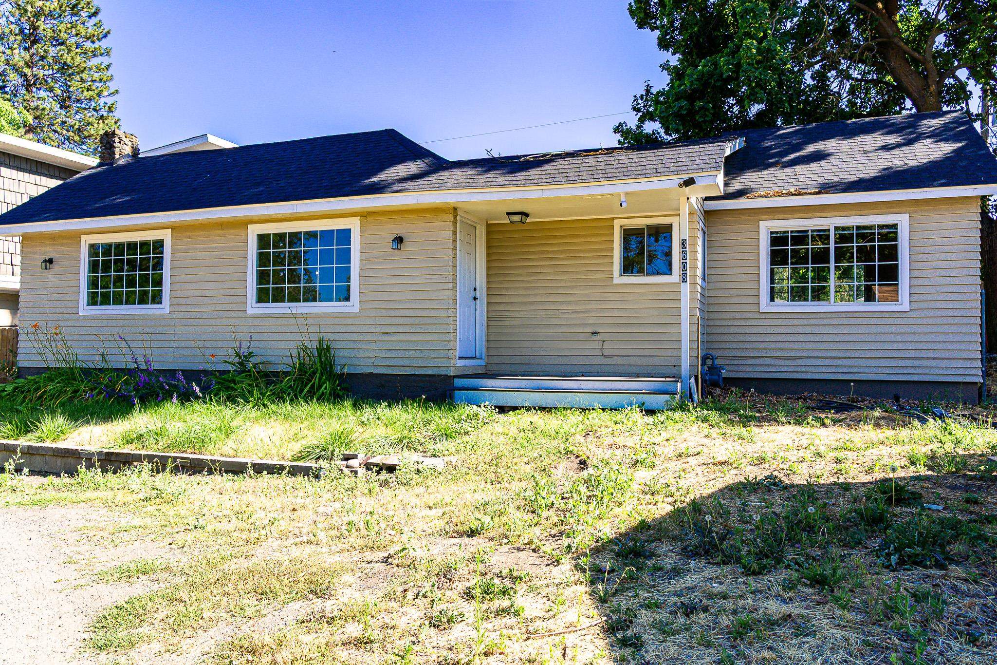3608 E 20TH Ave - Photo 2