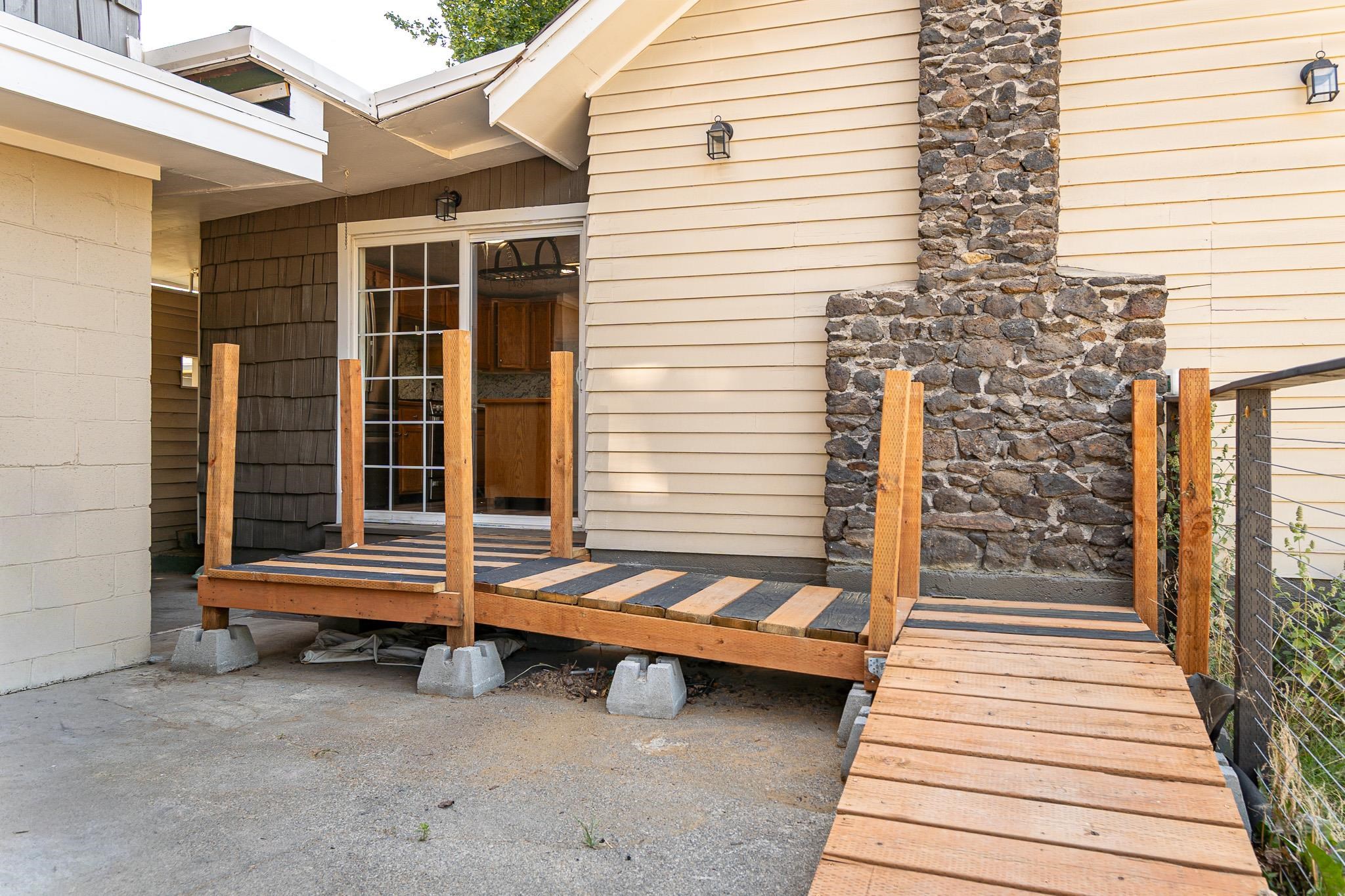 3608 E 20TH Ave - Photo 3