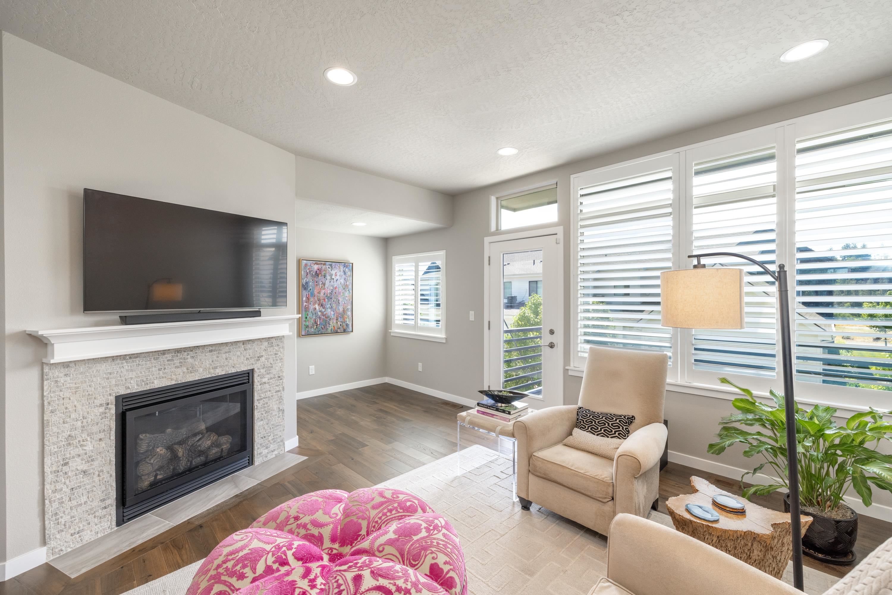 2377 W Summit Pkwy - Photo 8