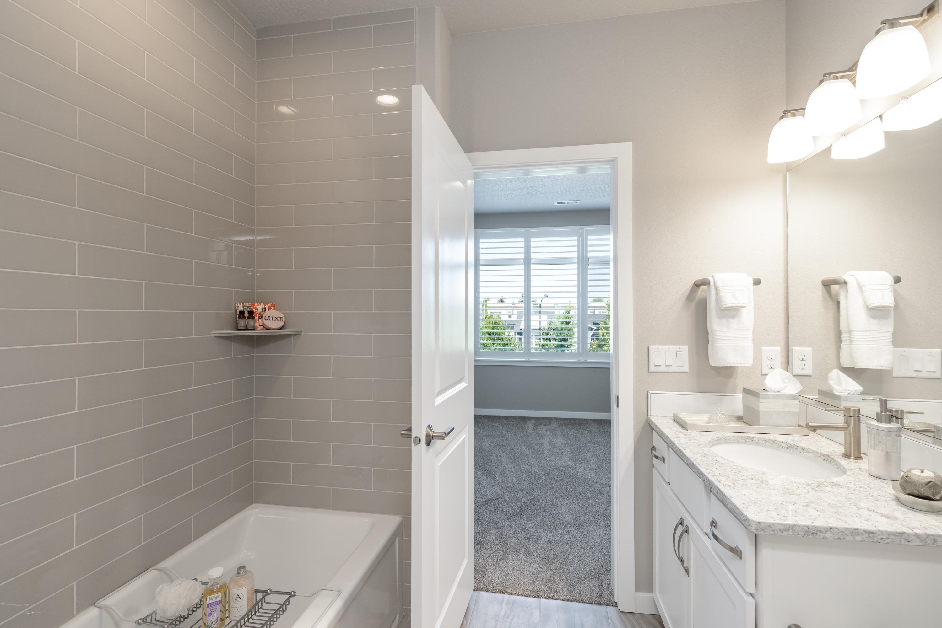 2377 W Summit Pkwy - Photo 18