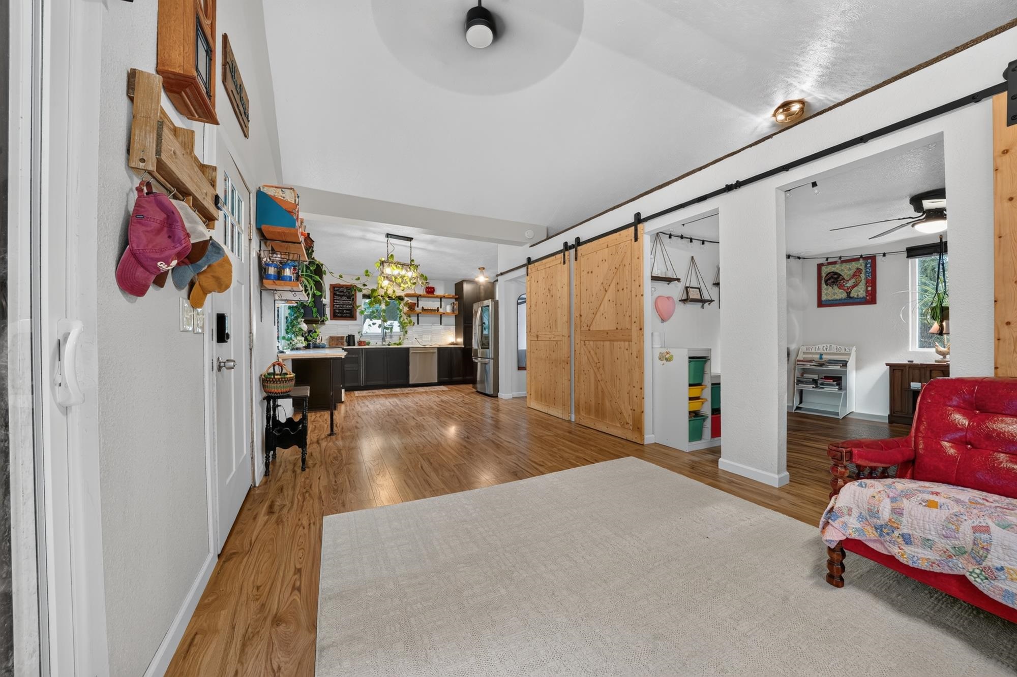 13908 N East Newman Lake Dr - Photo 2