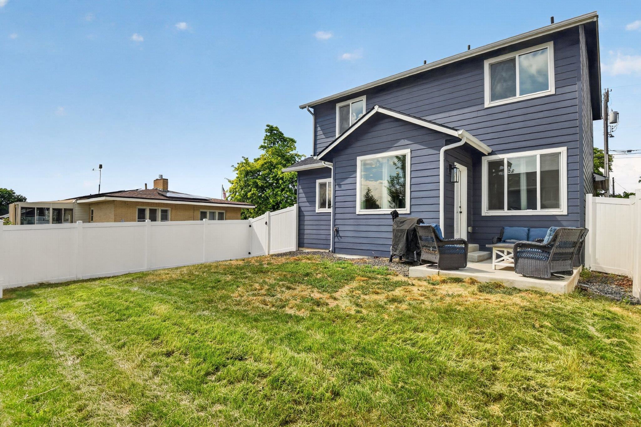 11728 E Alki Ave - Photo 32