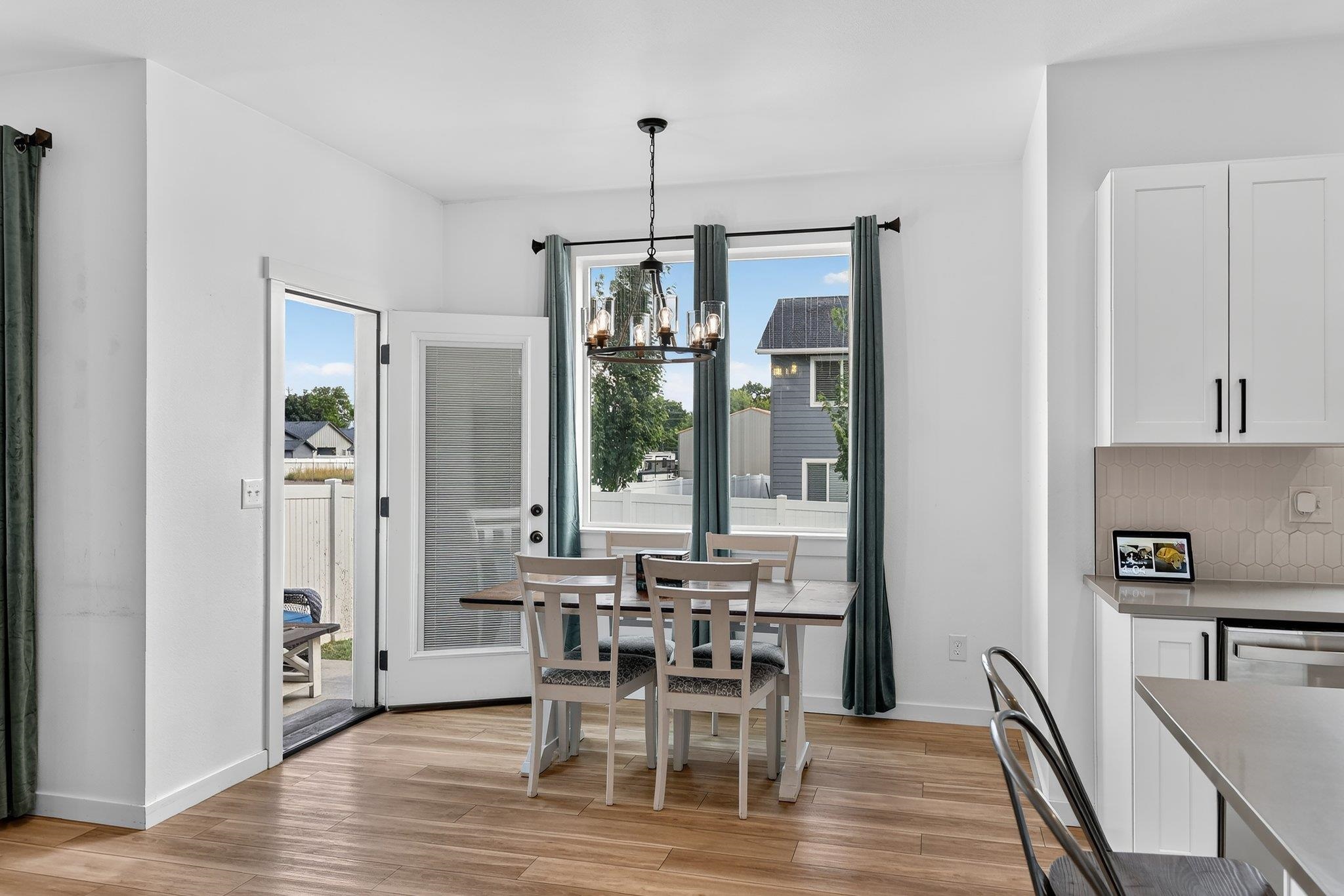 11728 E Alki Ave - Photo 9