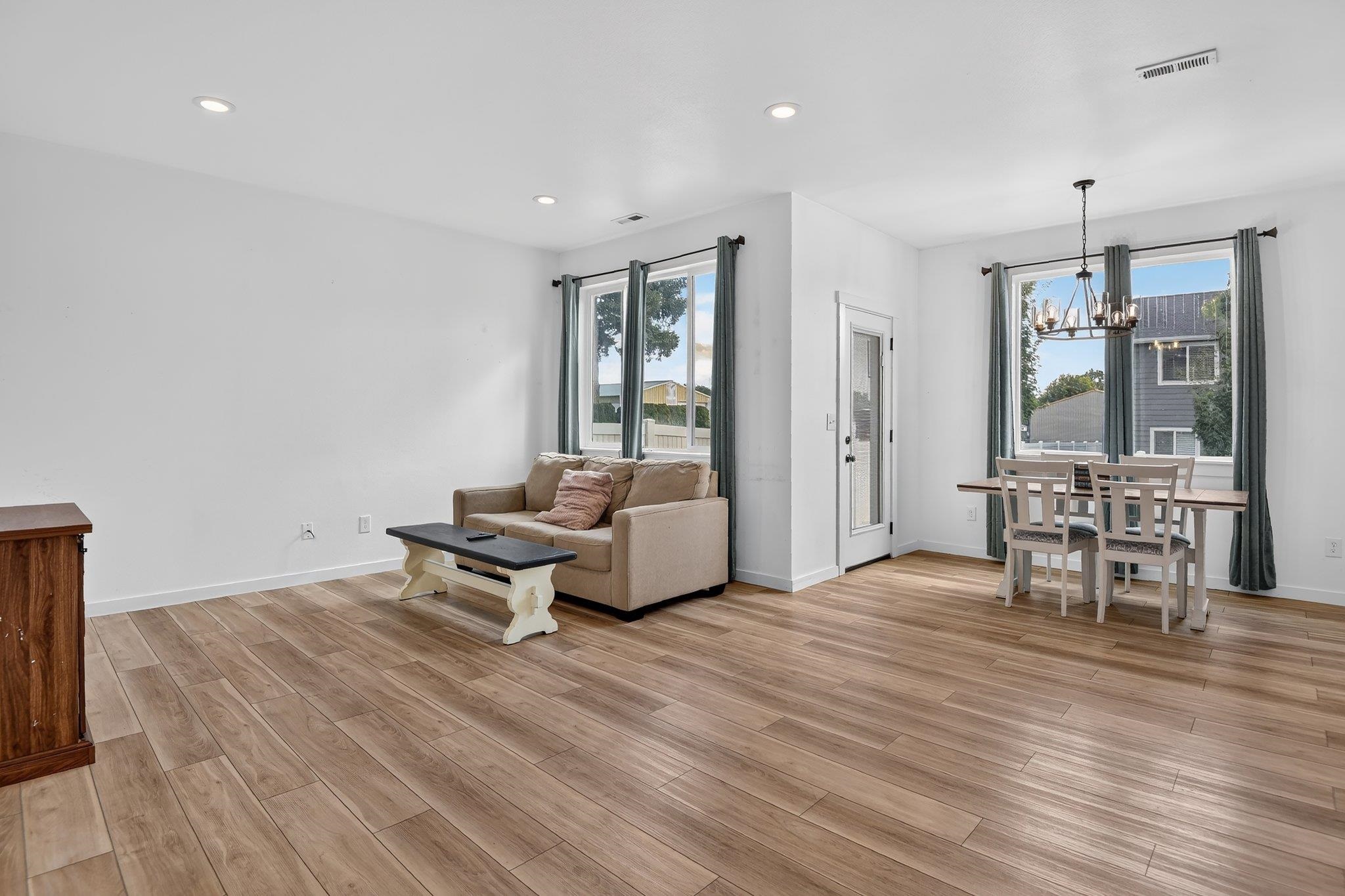 11728 E Alki Ave - Photo 4