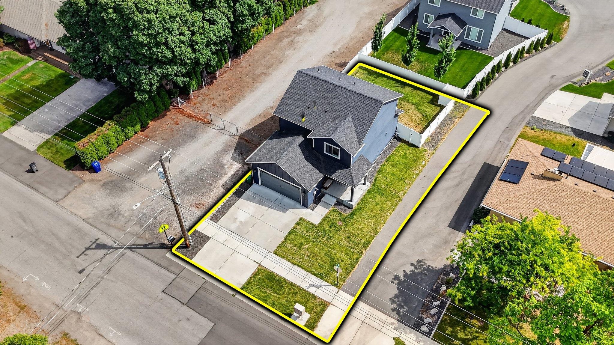 11728 E Alki Ave - Photo 3