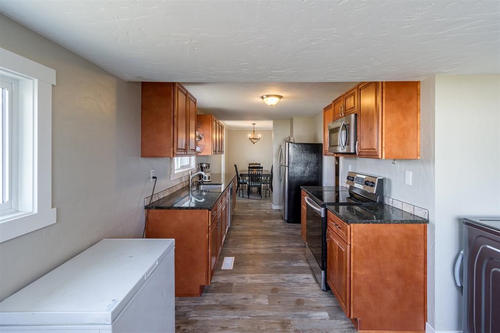 2327 E Longfellow Ave - Photo 2