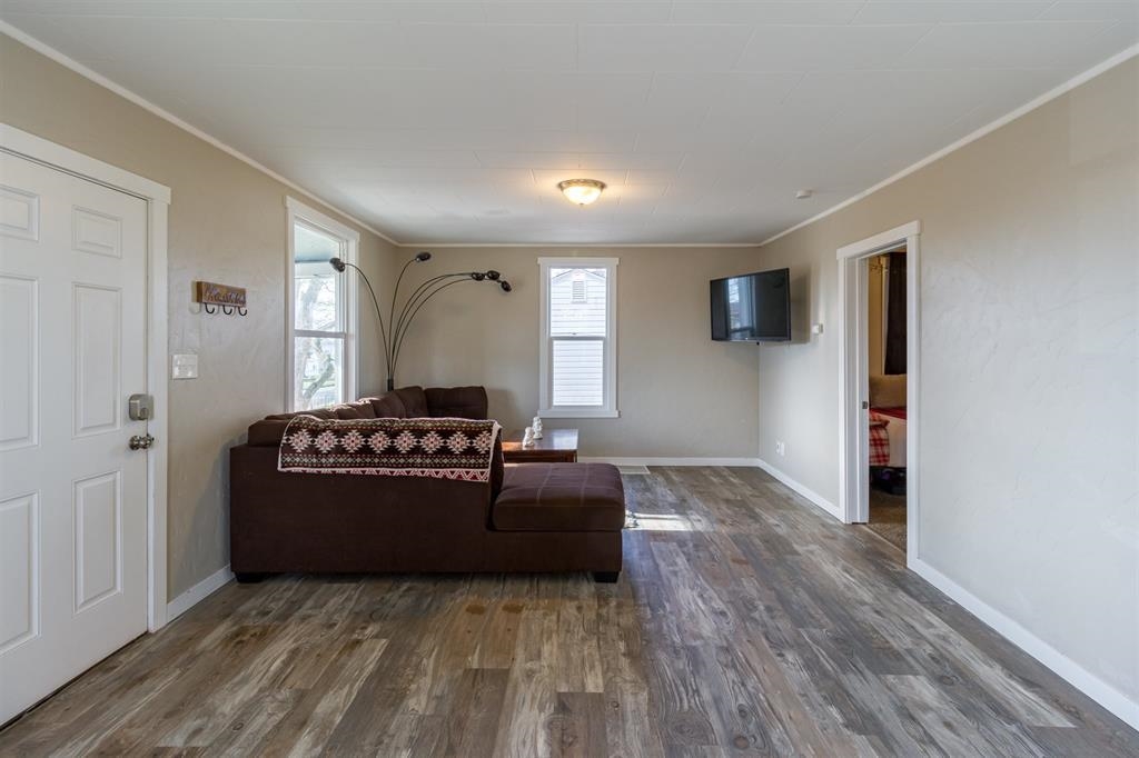 2327 E Longfellow Ave - Photo 4
