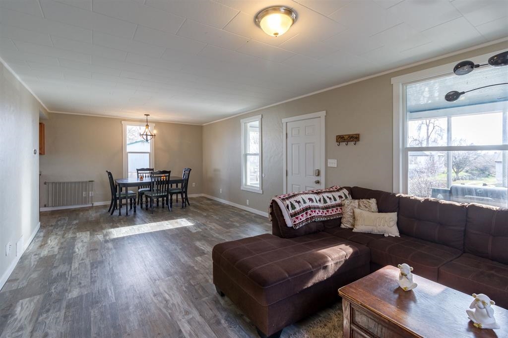 2327 E Longfellow Ave - Photo 5