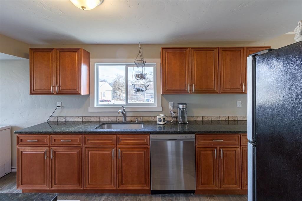 2327 E Longfellow Ave - Photo 6
