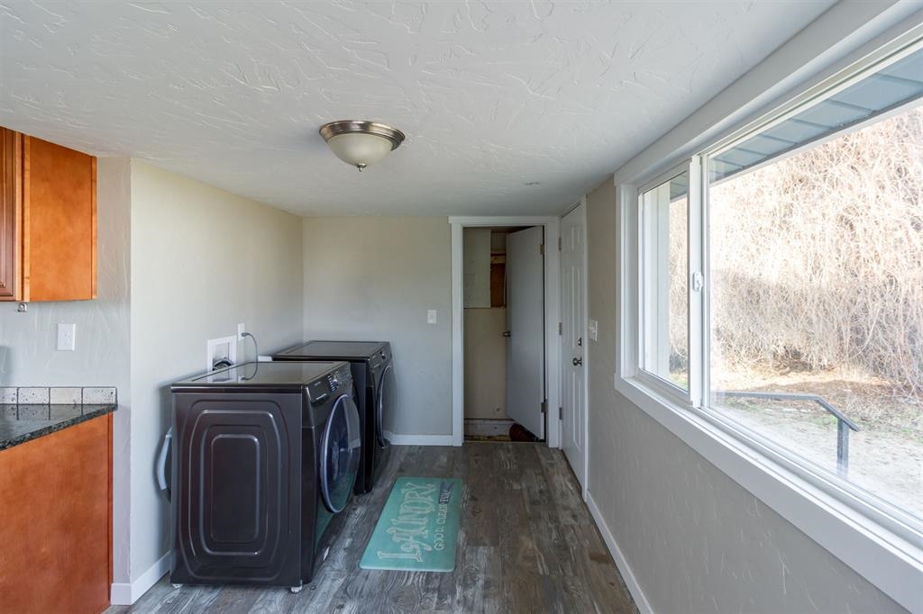 2327 E Longfellow Ave - Photo 7