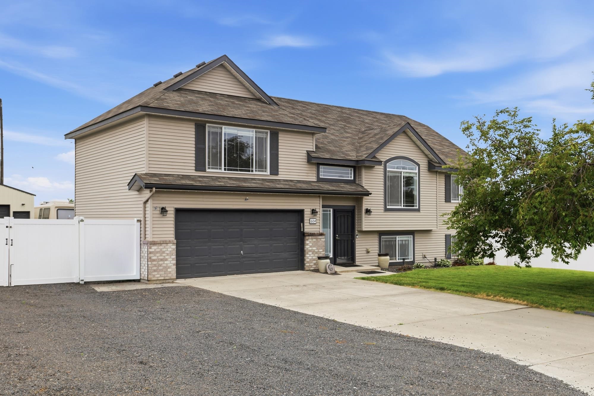 604 S McMillan Rd - Photo 1