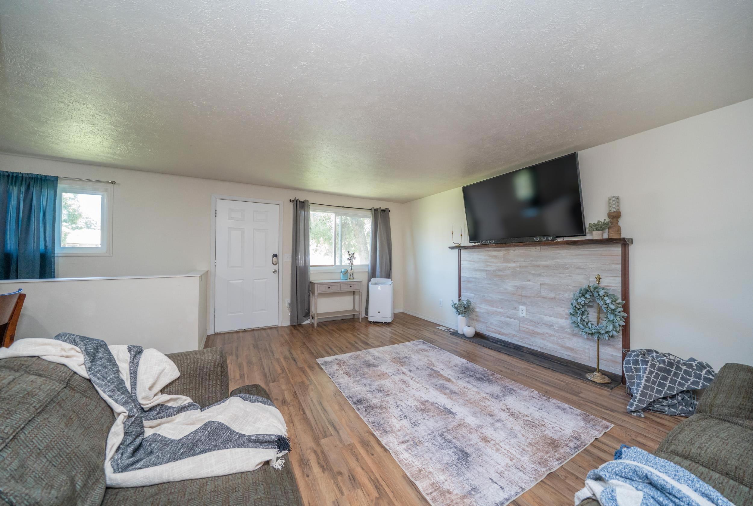 1328 E Joseph Ave - Photo 6
